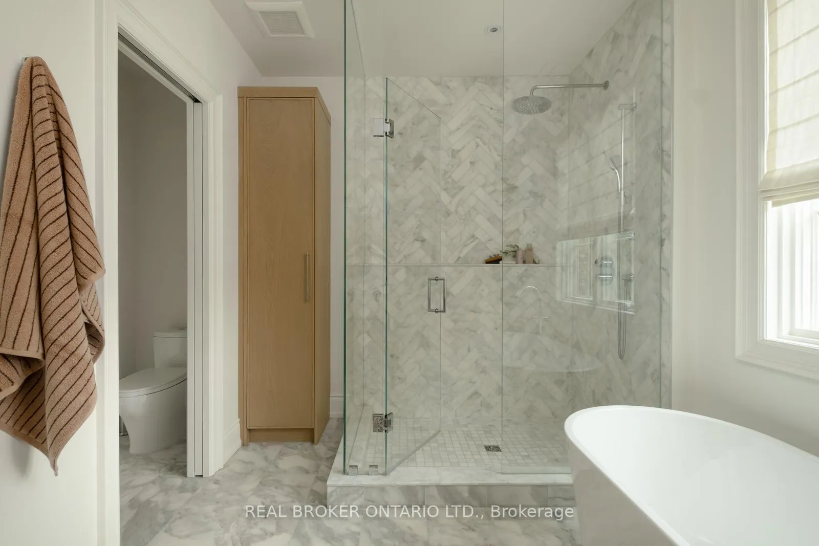 Photo 31 of 16 Glenshaw Crescent, Toronto, O'Connor-Parkview — HOMEH