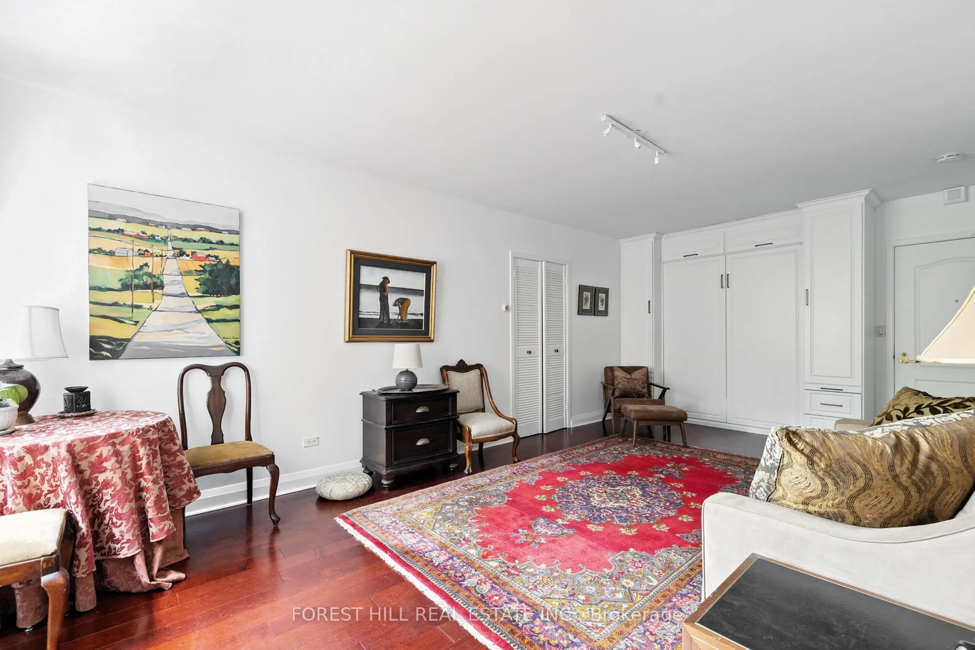 Front of Unit 805, 21 Dale Avenue