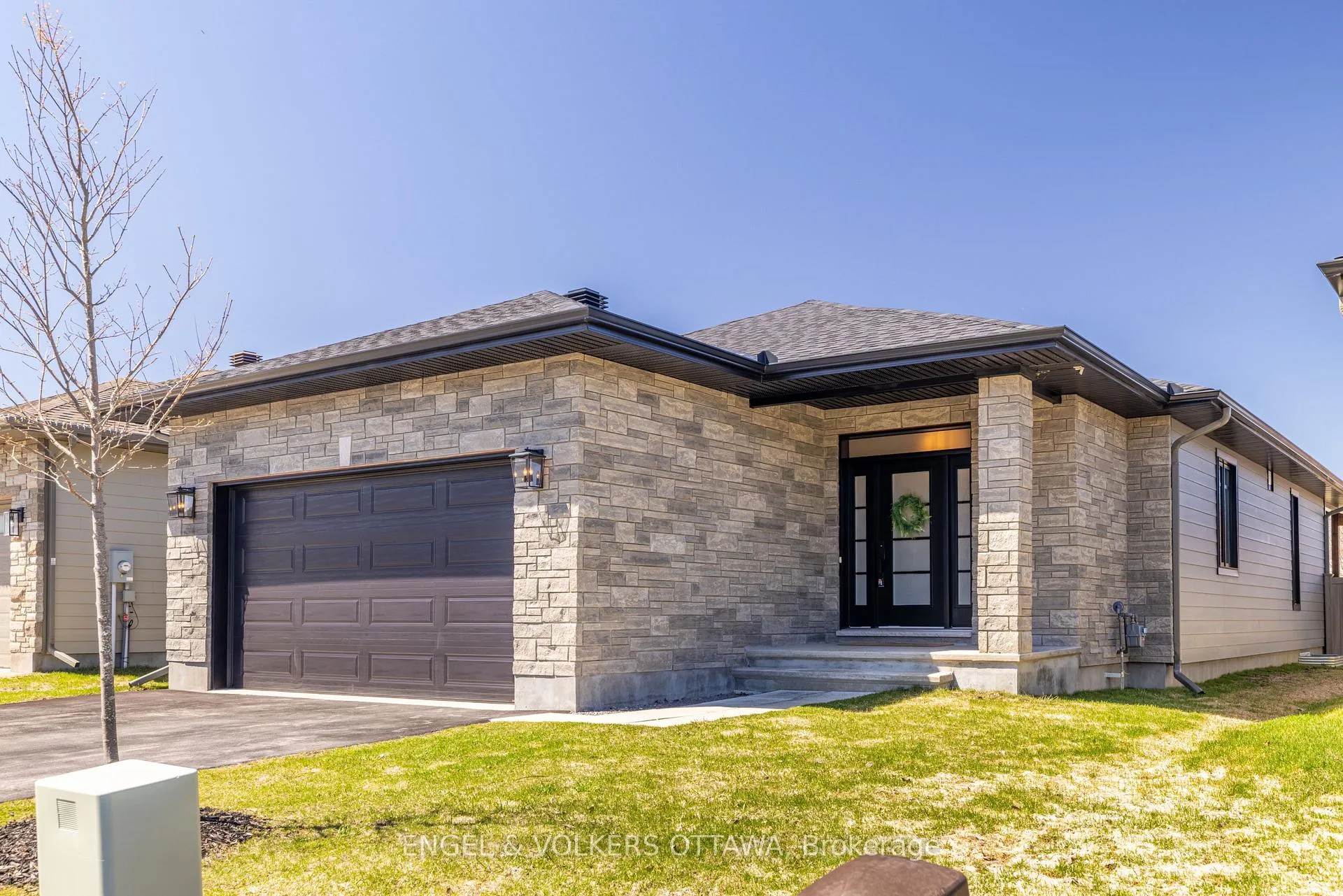 Photo 2 of 116 Mac Beattie Drive, Arnprior — HOMEH