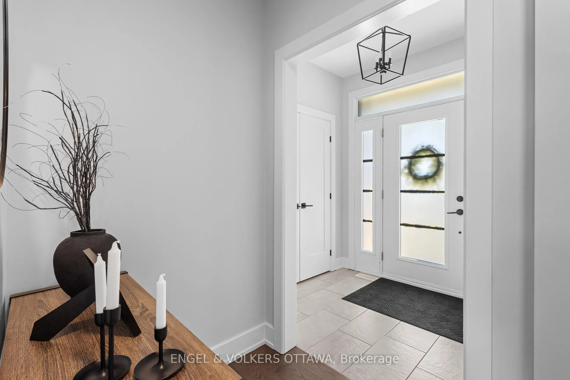 Photo 4 of 116 Mac Beattie Drive, Arnprior — HOMEH