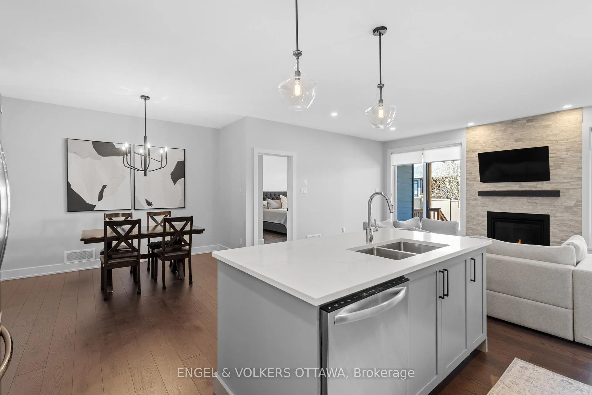 Photo 6 of 116 Mac Beattie Drive, Arnprior — HOMEH