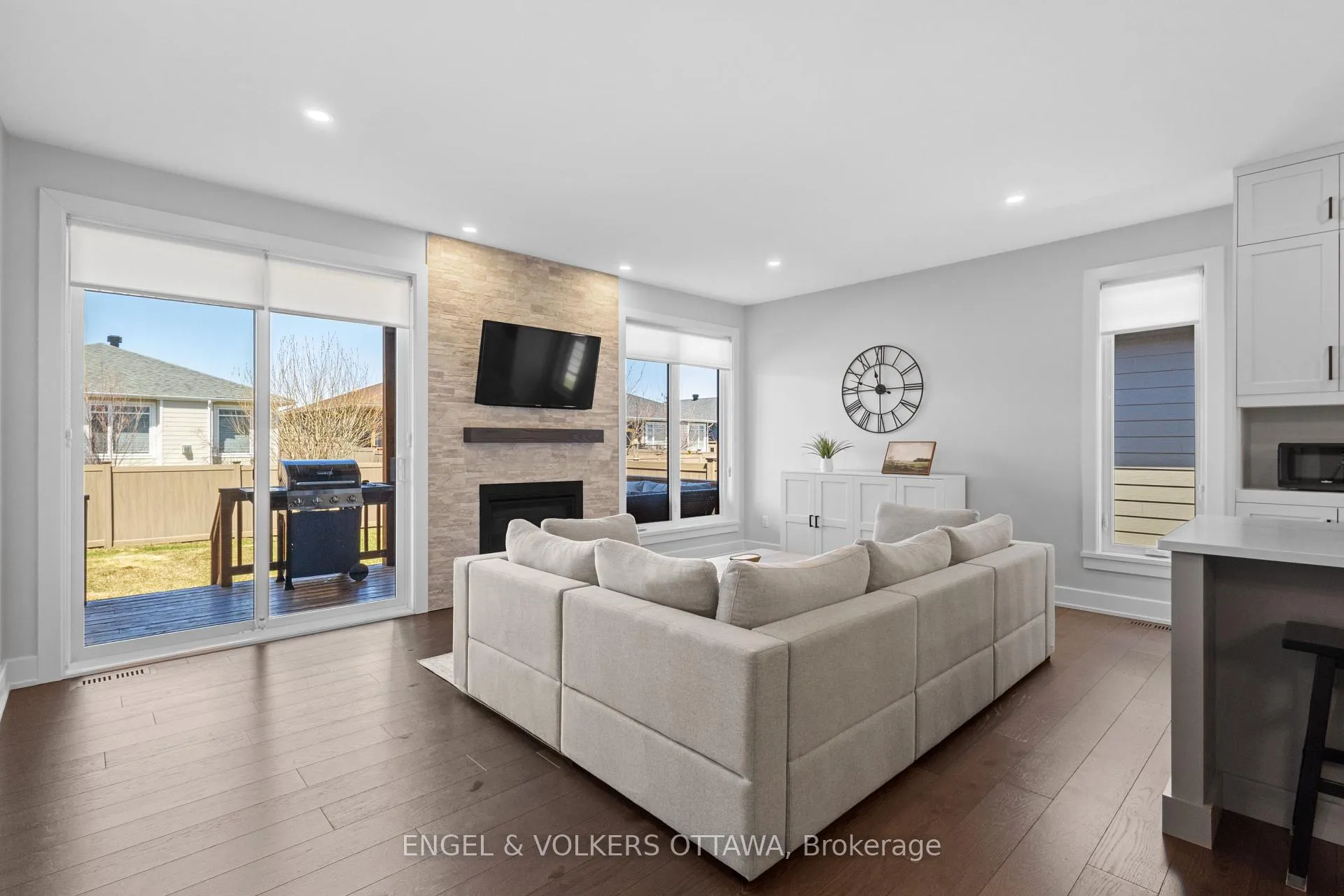 Photo 10 of 116 Mac Beattie Drive, Arnprior — HOMEH
