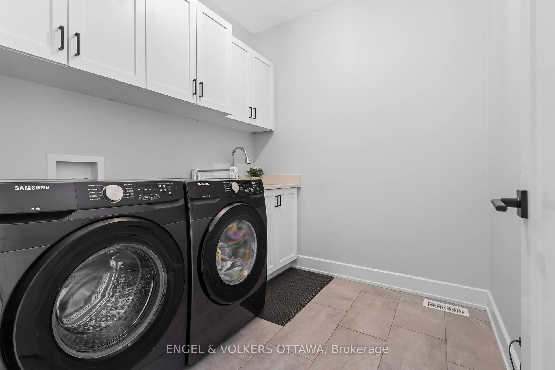 Photo 29 of 116 Mac Beattie Drive, Arnprior — HOMEH