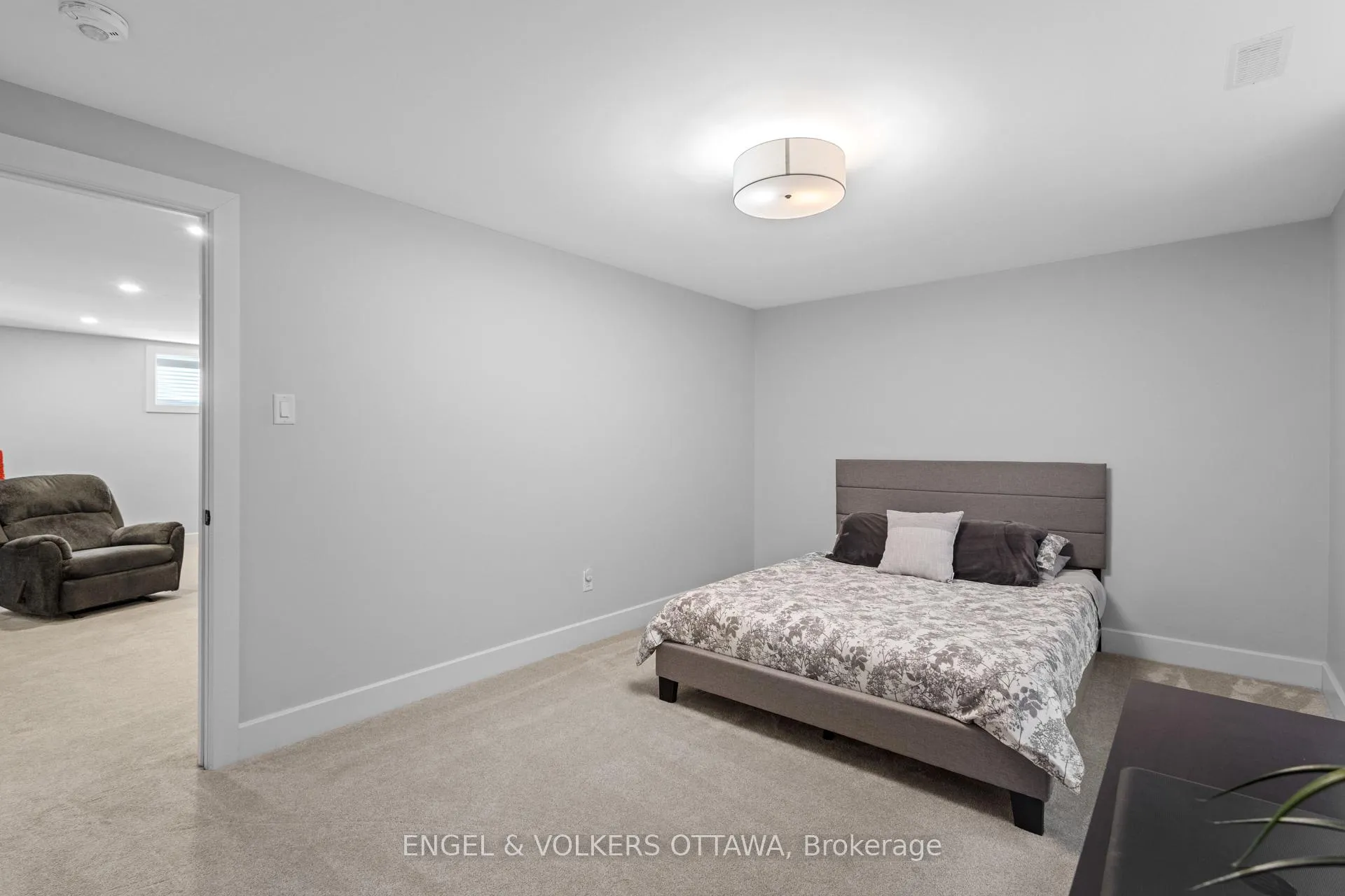 Photo 37 of 116 Mac Beattie Drive, Arnprior — HOMEH