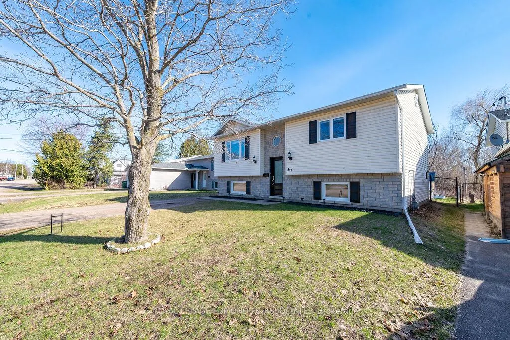 Photo 3 of 317 Julien Street, Pembroke — HOMEH