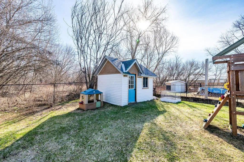 Photo 8 of 317 Julien Street, Pembroke — HOMEH