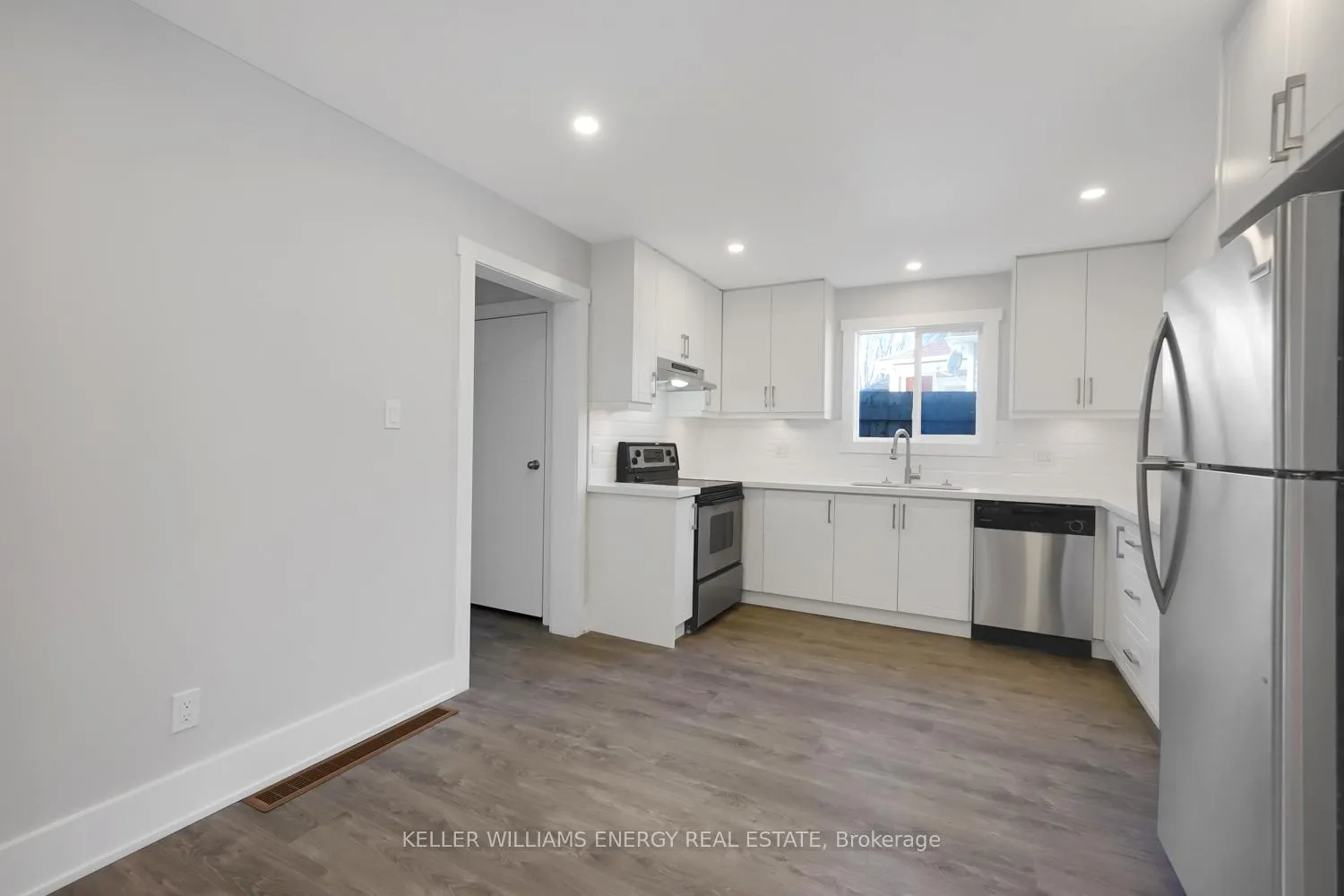 Photo 5 of Unit Main Floor, 89 Orchard View Boulevard, Oshawa, Centennial — HOMEH