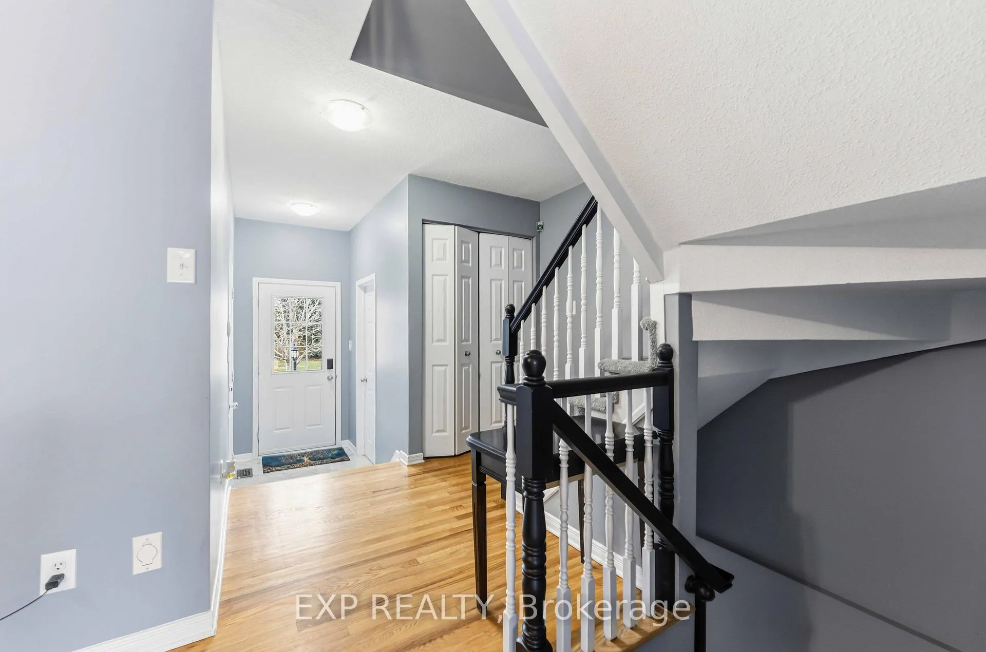 Photo 4 of 322 Copperfield Crescent E, Ottawa, Barrhaven - Cedargrove/Fraserdale — HOMEH