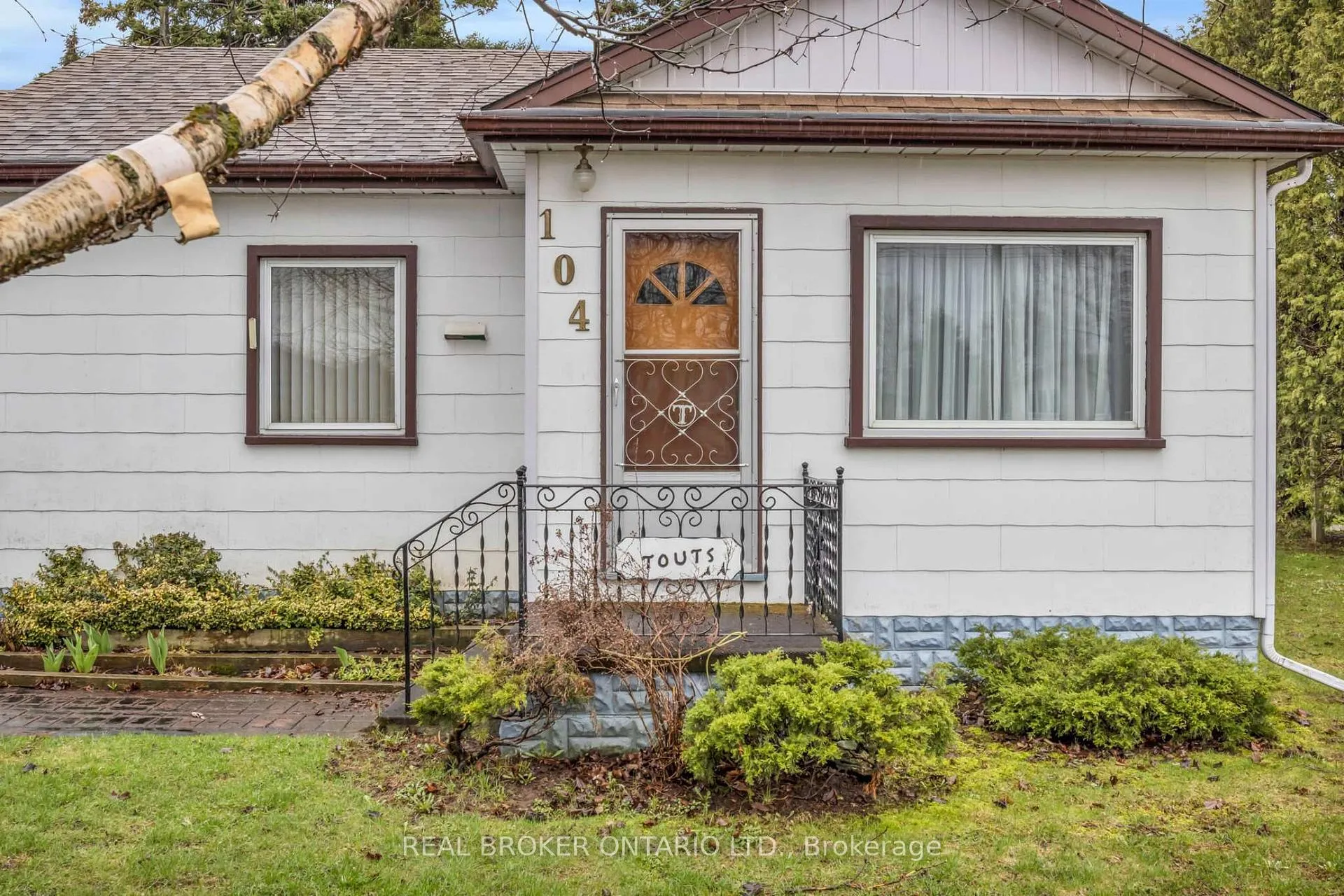 Photo 9 of 104 King Street, Minto — HOMEH