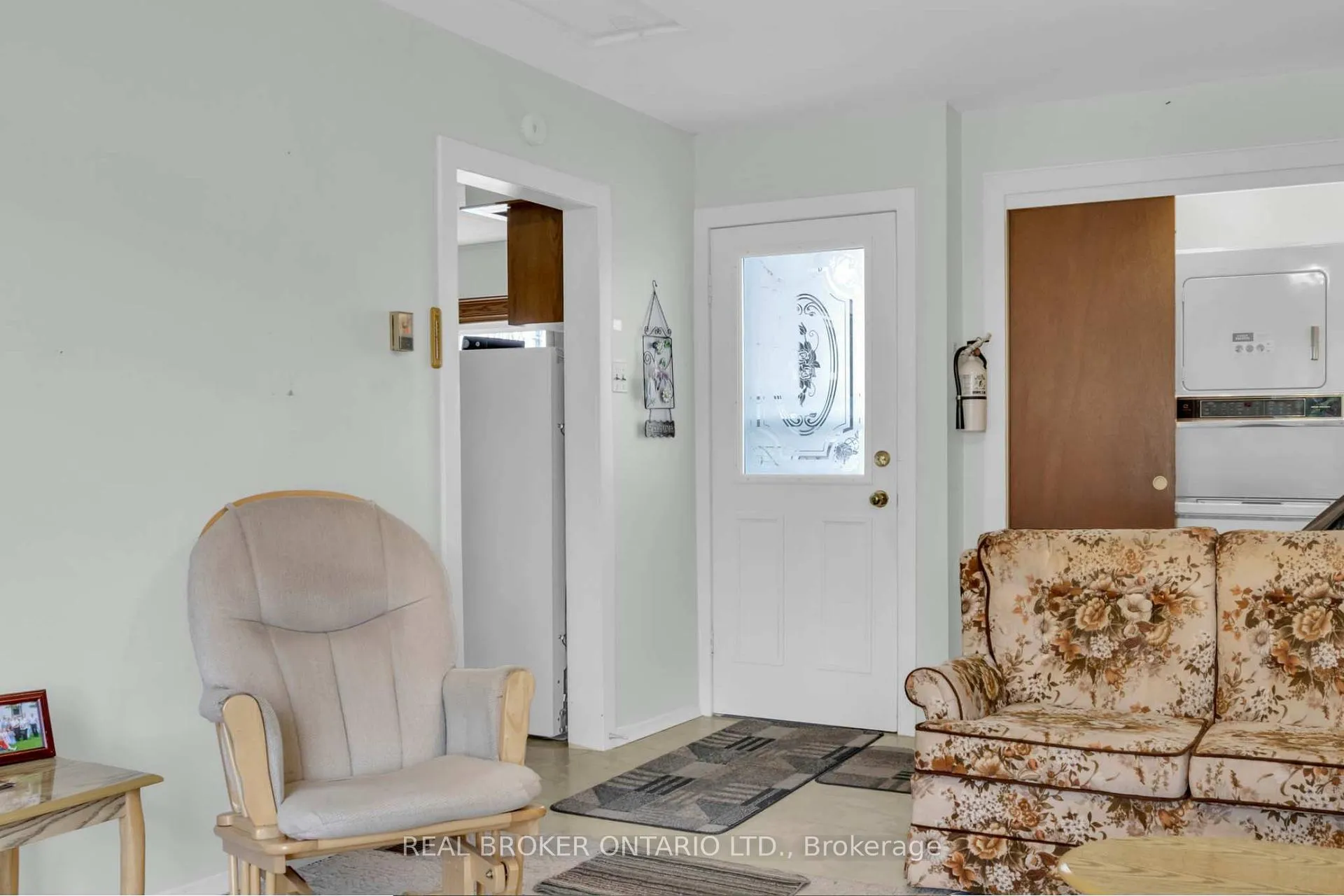 Photo 10 of 104 King Street, Minto — HOMEH
