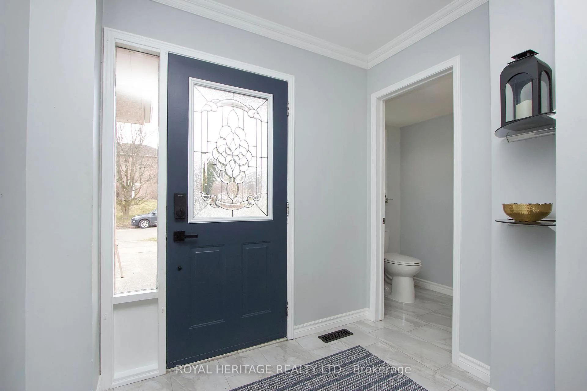 Photo 3 of 11 Glanville Crescent, Clarington, Bowmanville — HOMEH