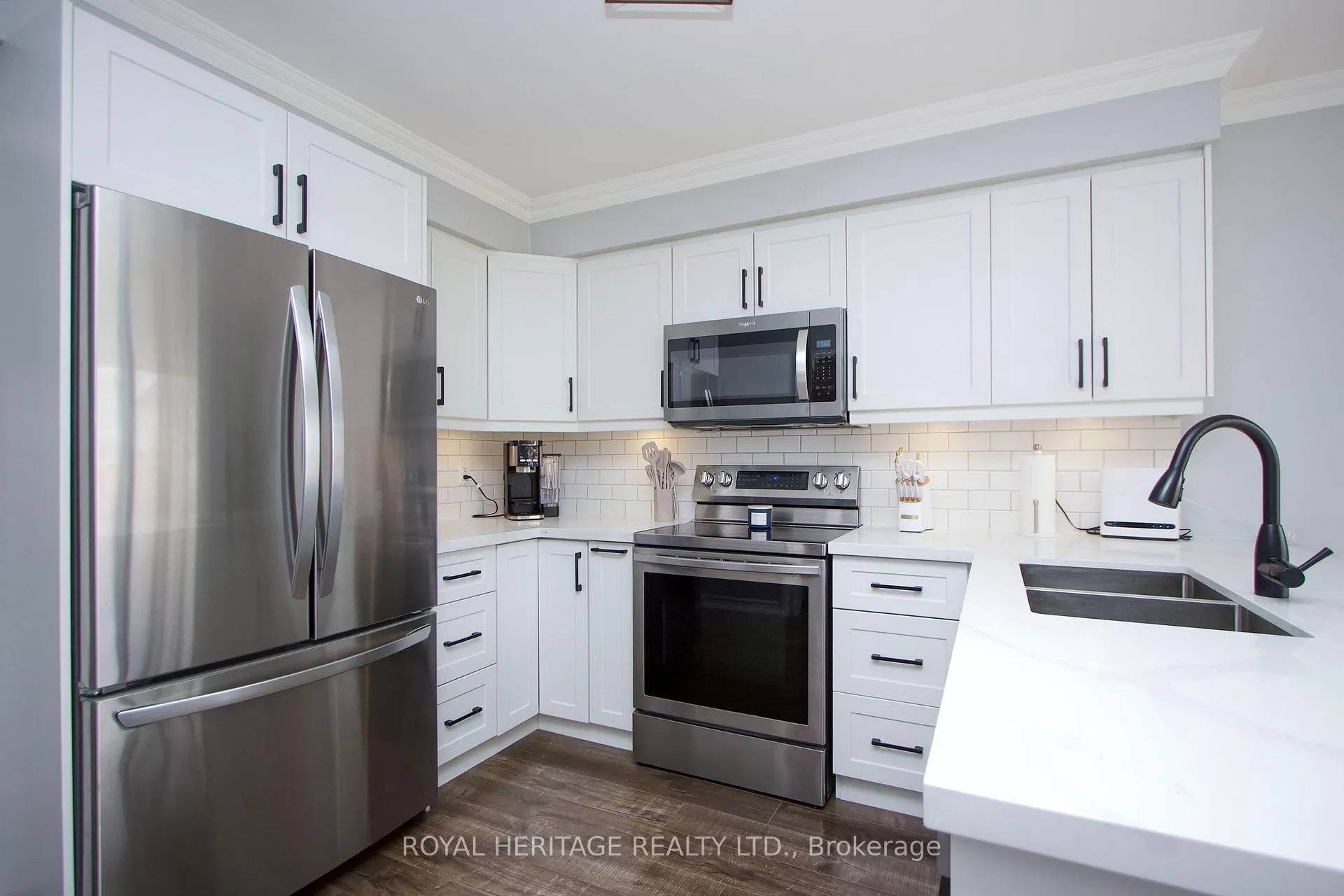 Photo 15 of 11 Glanville Crescent, Clarington, Bowmanville — HOMEH
