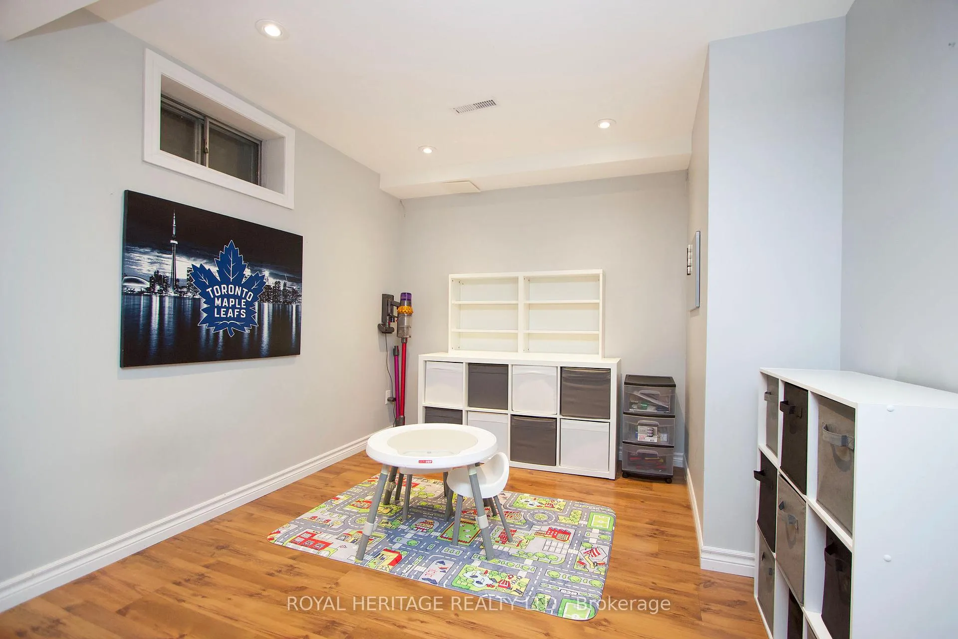 Photo 28 of 11 Glanville Crescent, Clarington, Bowmanville — HOMEH