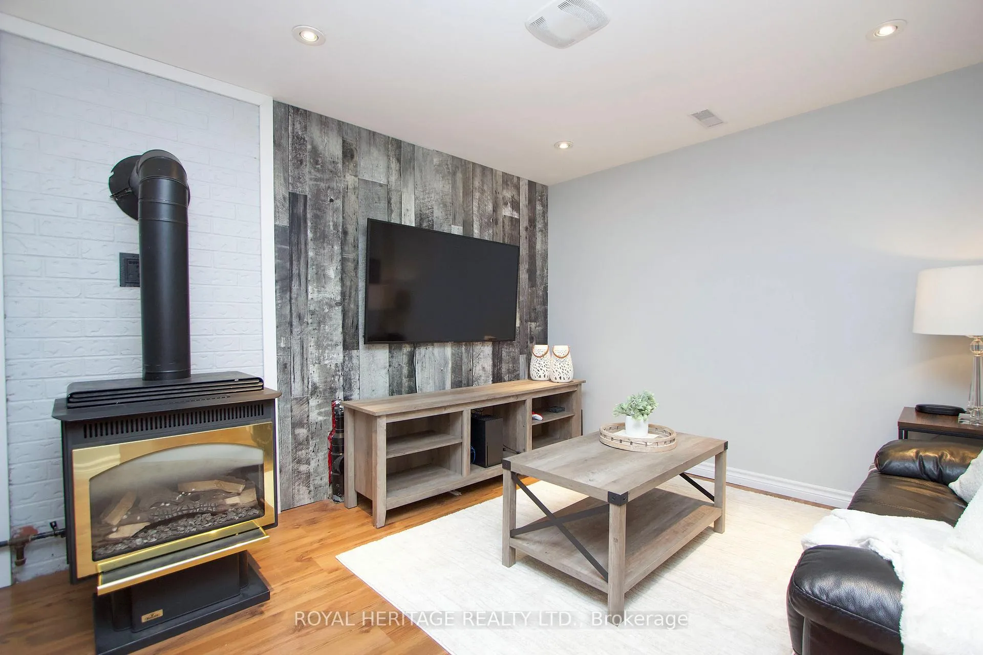 Photo 30 of 11 Glanville Crescent, Clarington, Bowmanville — HOMEH