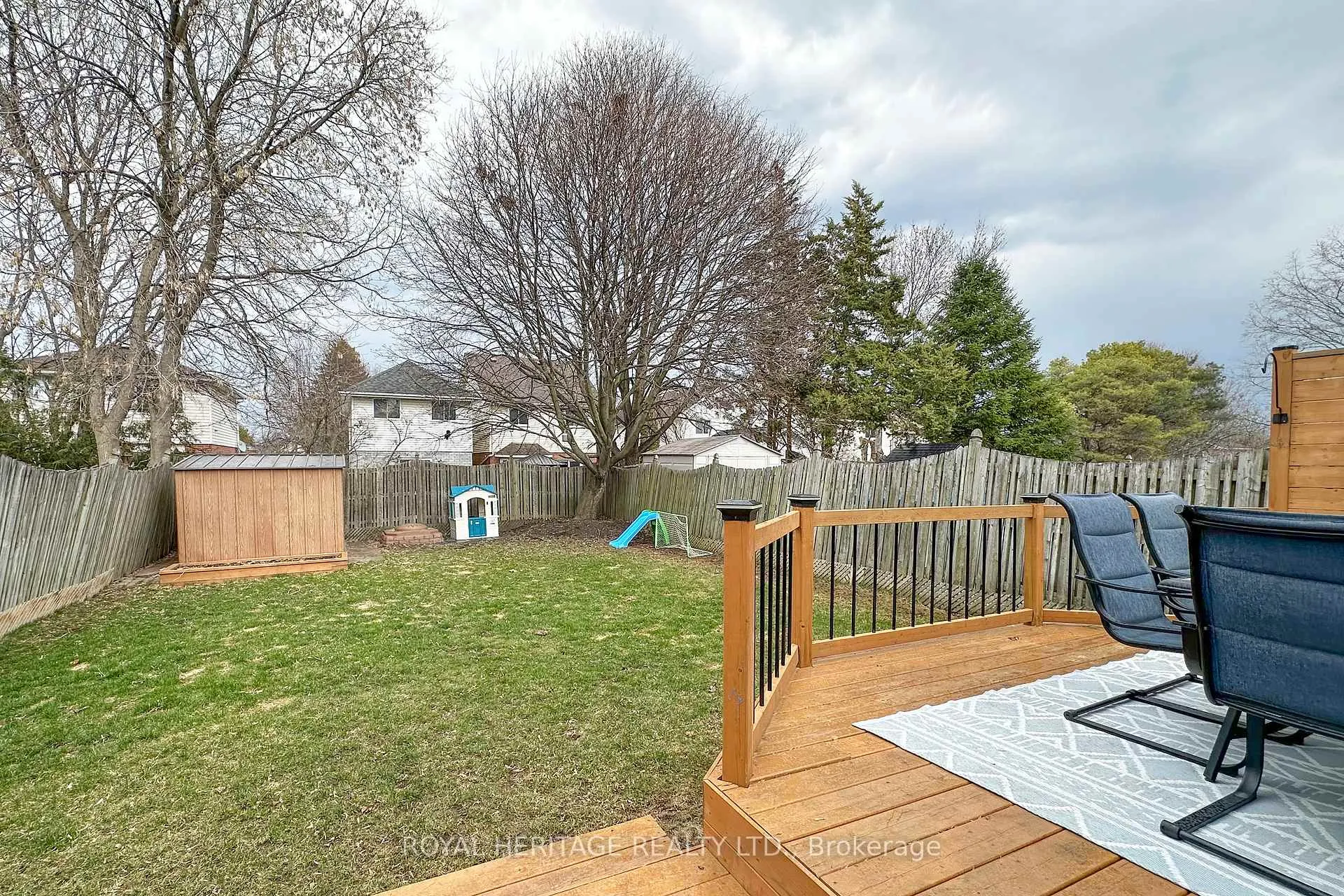 Photo 35 of 11 Glanville Crescent, Clarington, Bowmanville — HOMEH
