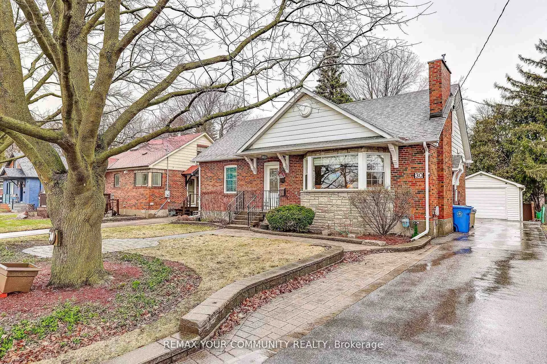 Photo 2 of 30 Dunning Avenue, Aurora, Aurora Village — HOMEH