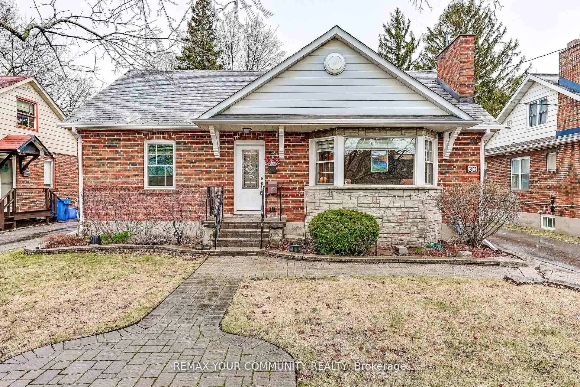 Photo 3 of 30 Dunning Avenue, Aurora, Aurora Village — HOMEH
