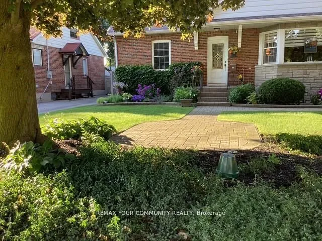 Photo 4 of 30 Dunning Avenue, Aurora, Aurora Village — HOMEH