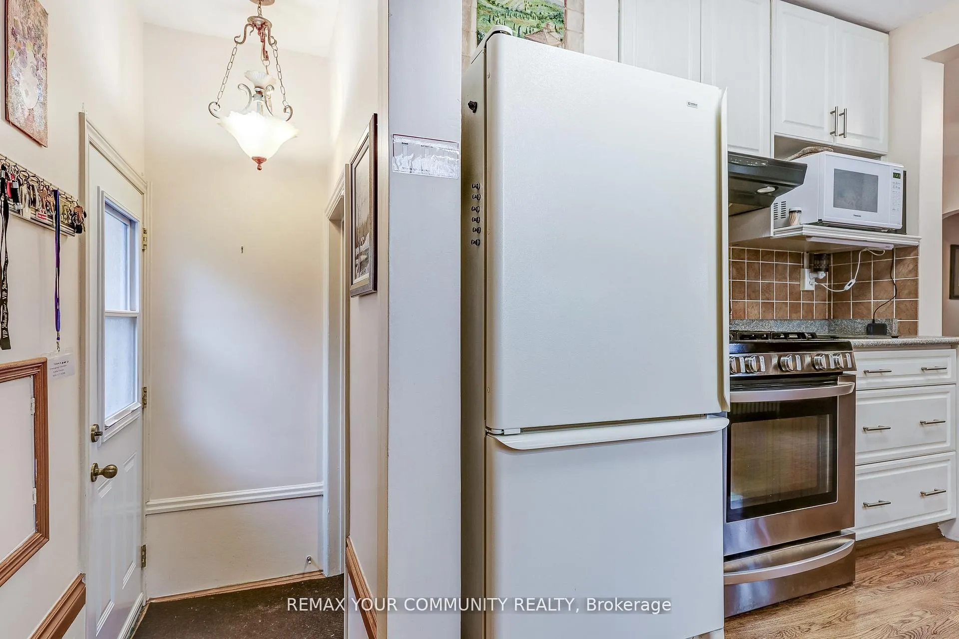 Photo 14 of 30 Dunning Avenue, Aurora, Aurora Village — HOMEH