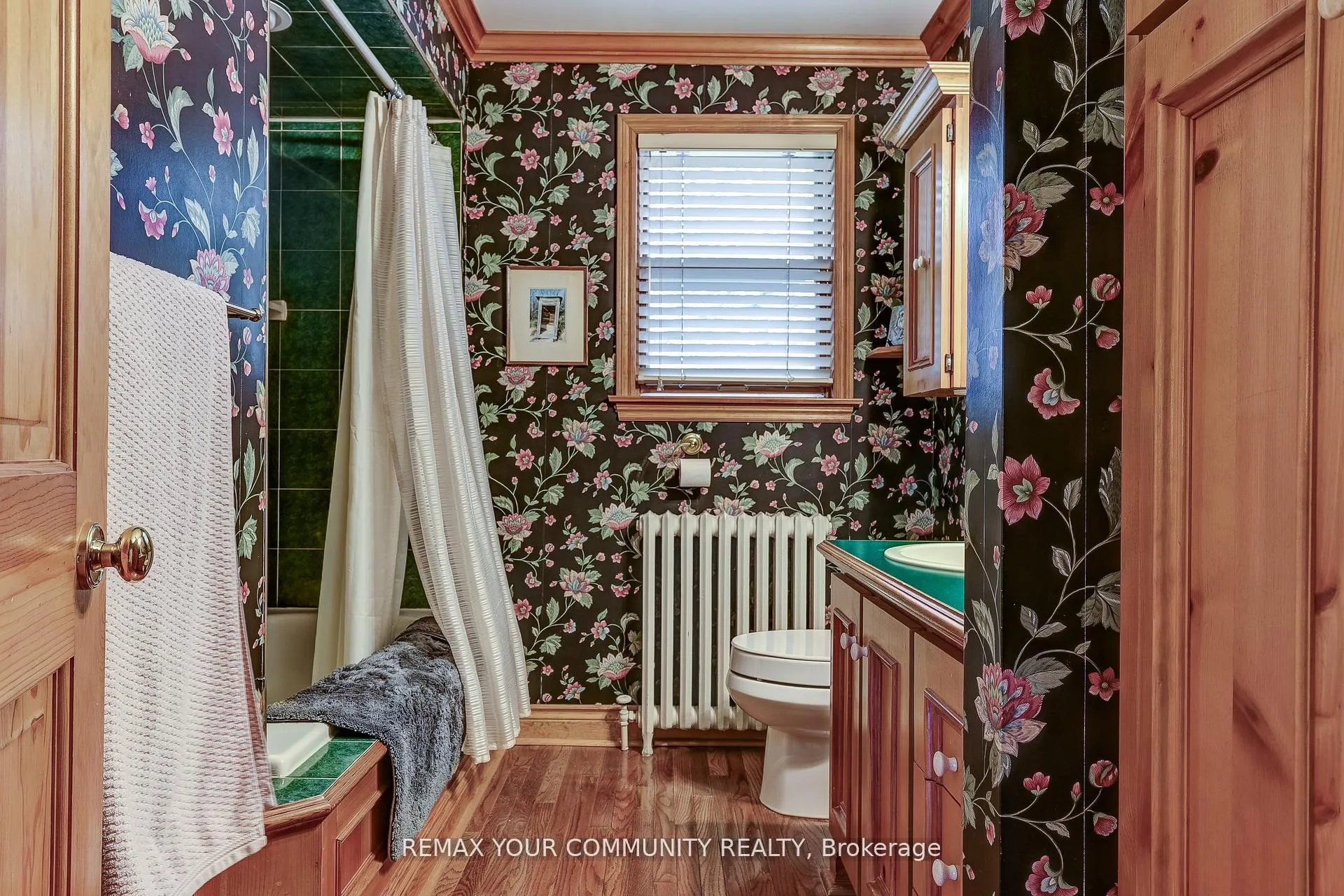 Photo 16 of 30 Dunning Avenue, Aurora, Aurora Village — HOMEH