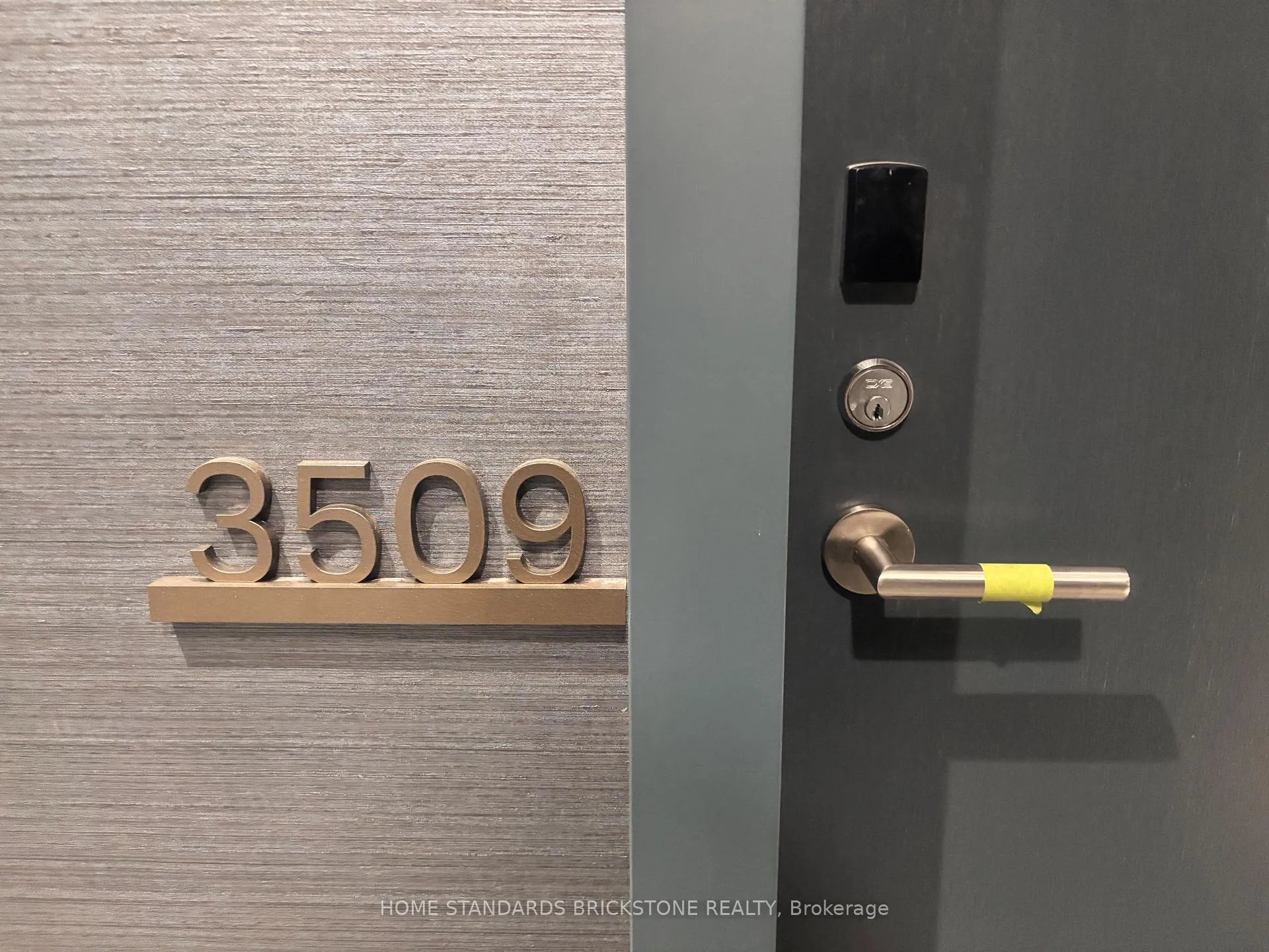 Photo 3 of Unit 3509, 65 Broadway Avenue, Toronto, Mount Pleasant West — HOMEH