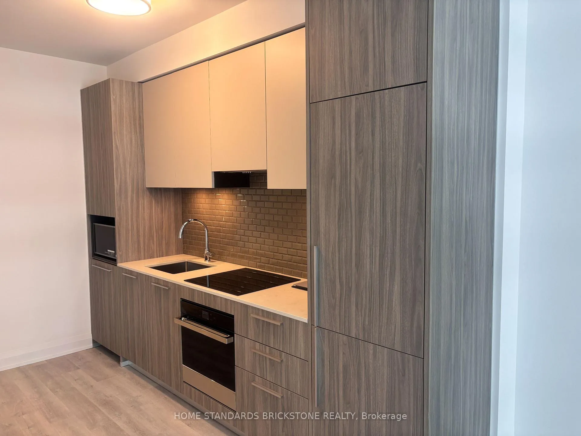 Photo 4 of Unit 3509, 65 Broadway Avenue, Toronto, Mount Pleasant West — HOMEH