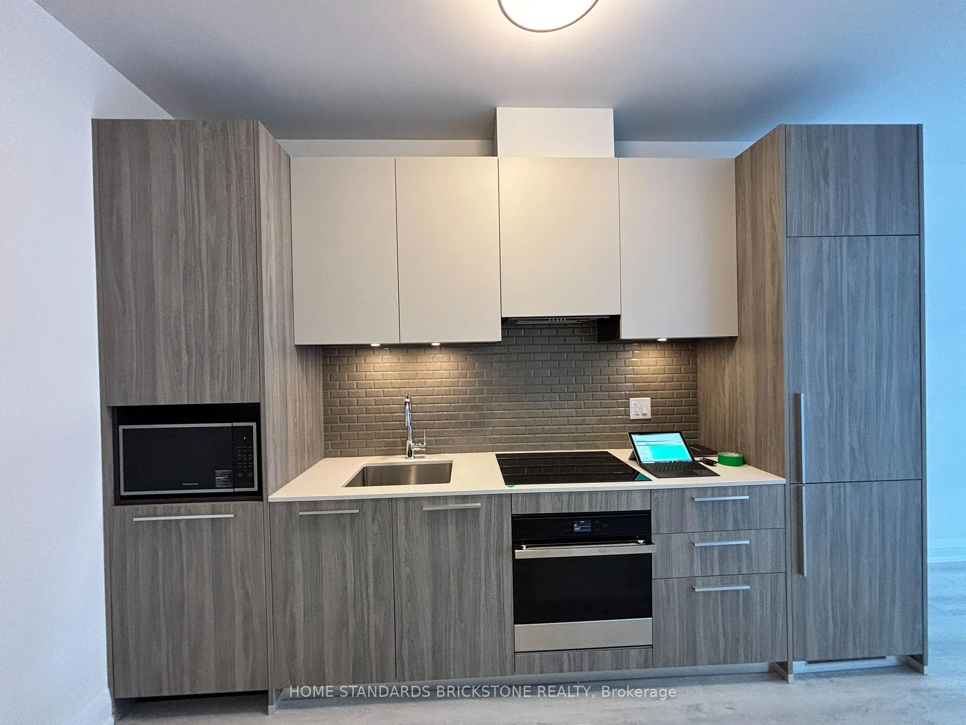 Photo 6 of Unit 3509, 65 Broadway Avenue, Toronto, Mount Pleasant West — HOMEH