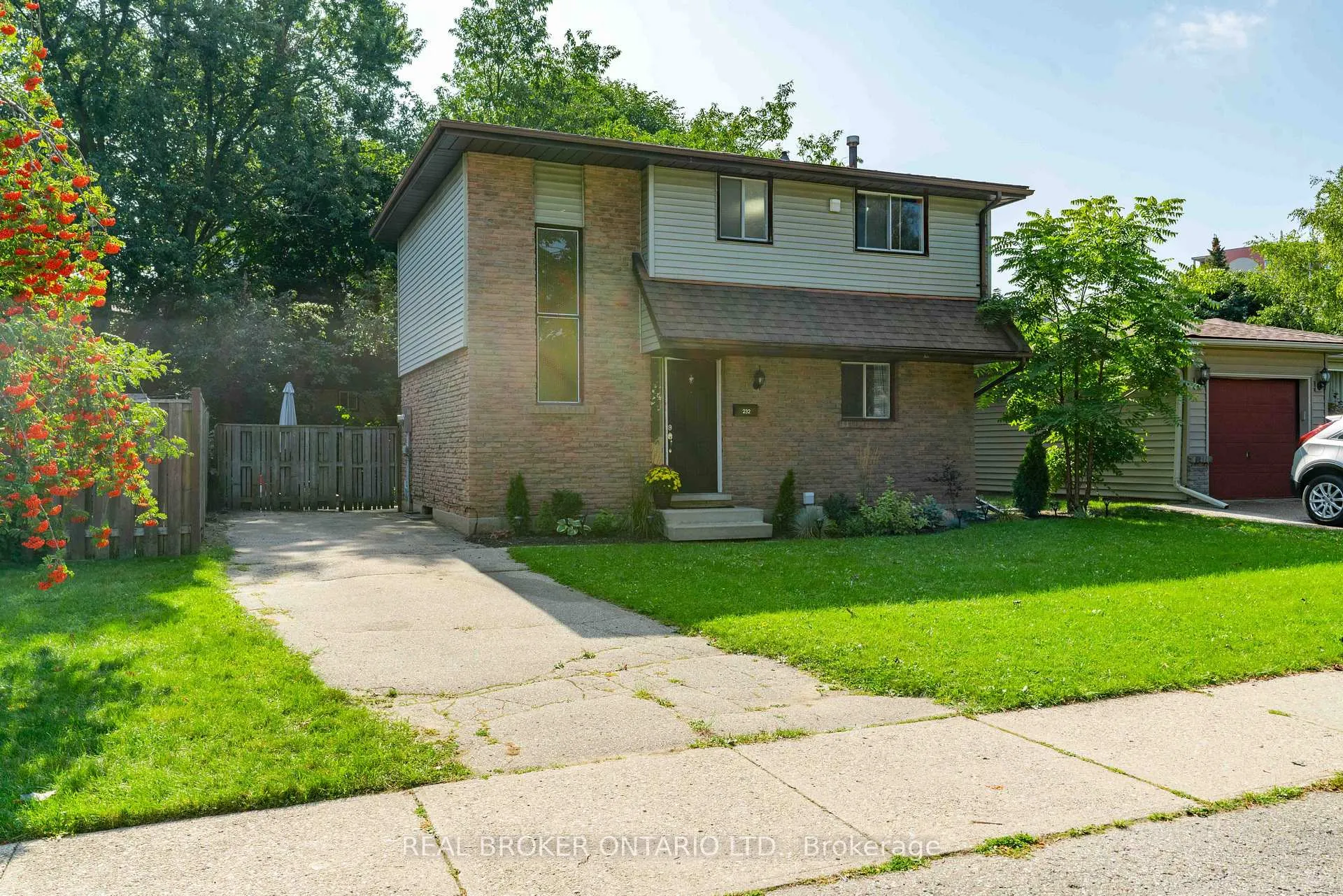 Photo 4 of 232 Cedarwoods Crescent, Kitchener — HOMEH