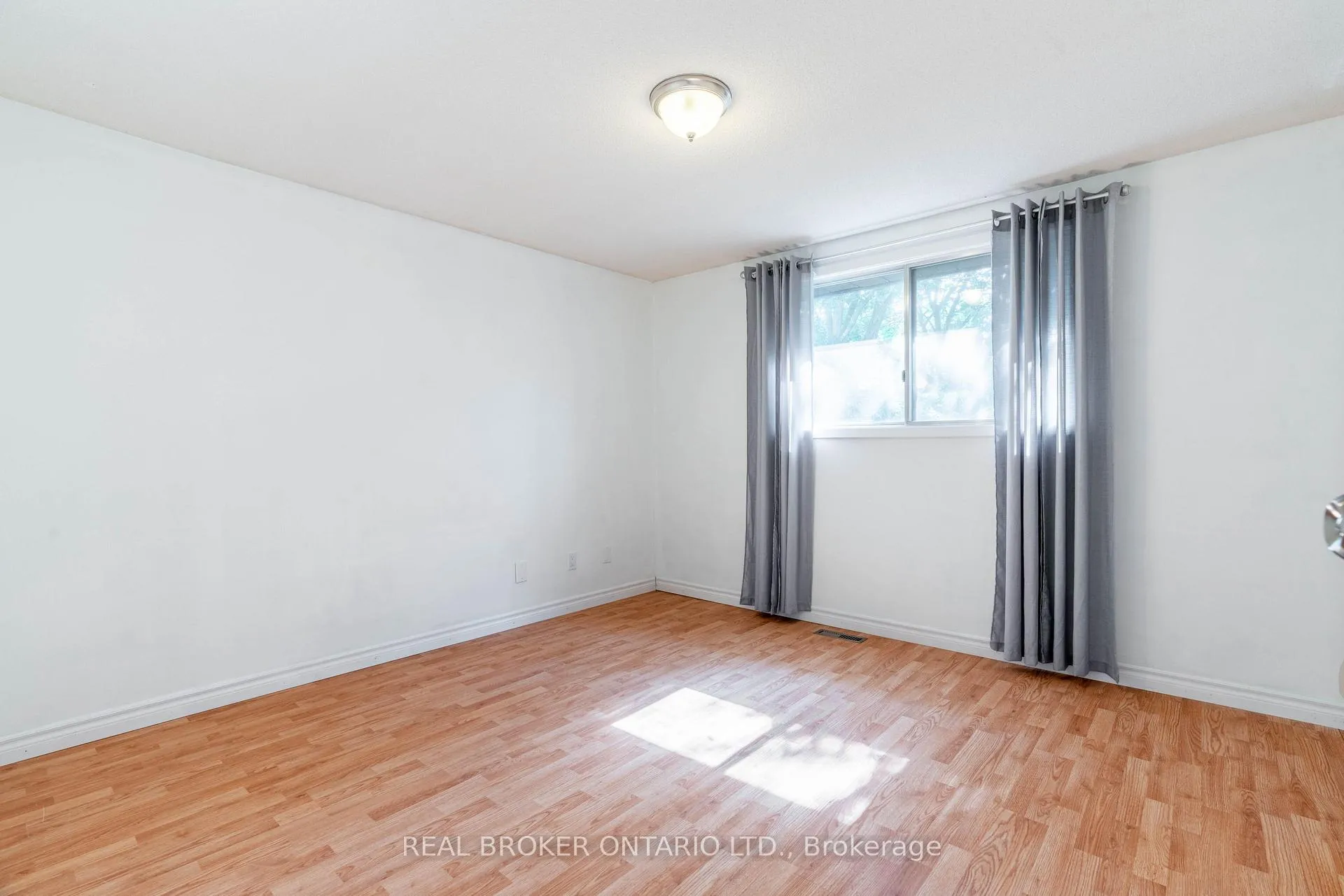 Photo 12 of 232 Cedarwoods Crescent, Kitchener — HOMEH