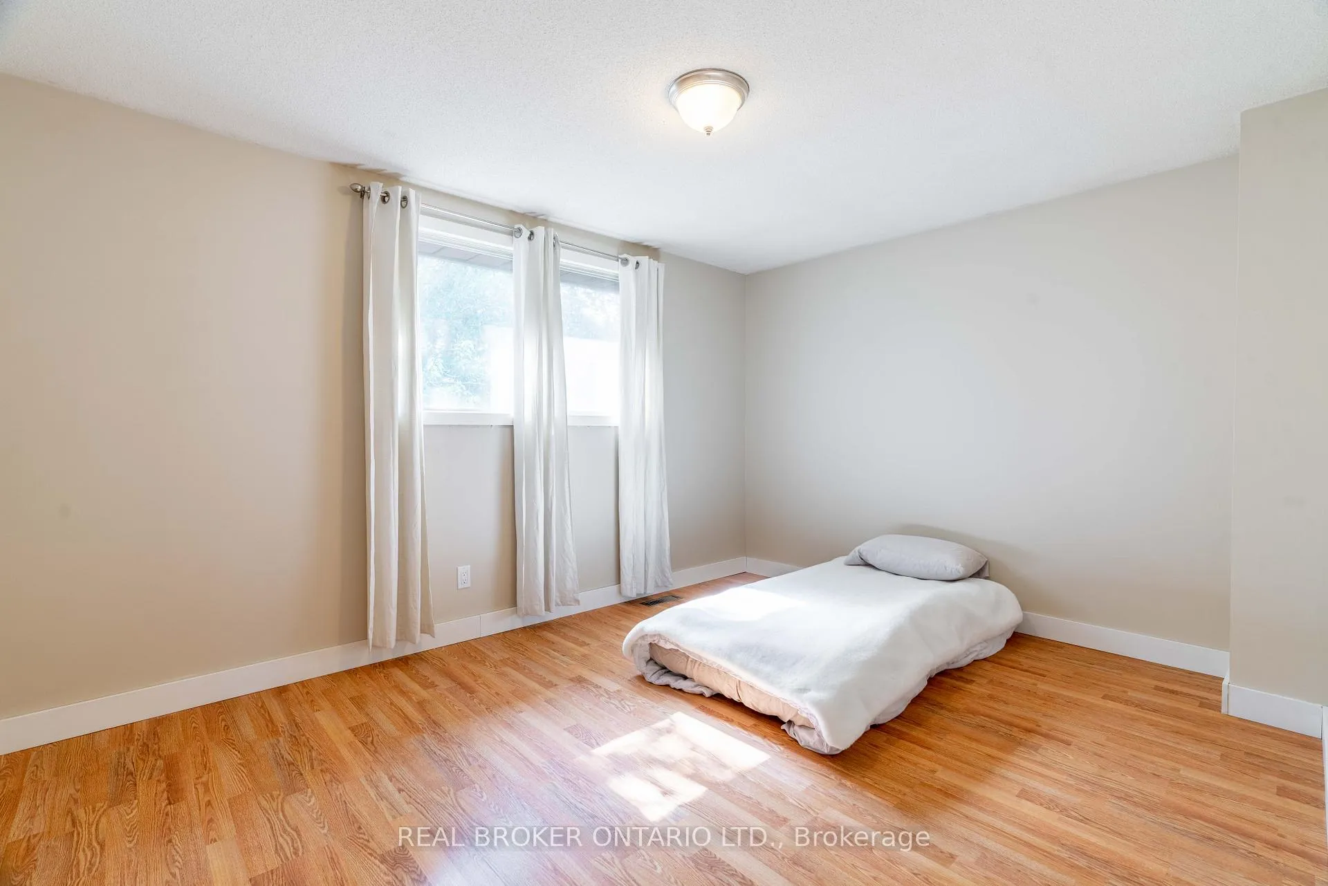 Photo 14 of 232 Cedarwoods Crescent, Kitchener — HOMEH
