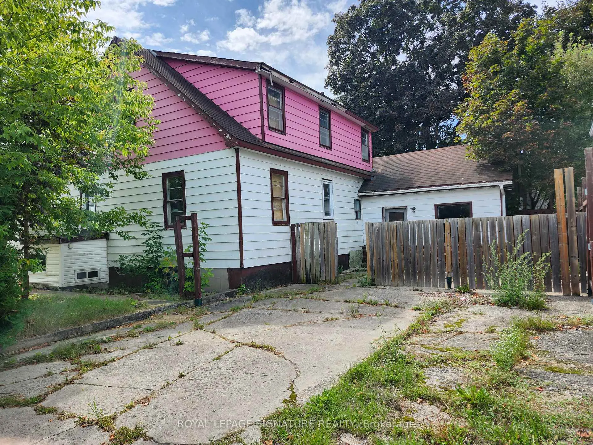 Photo 3 of 38 Tupper Street, New Tecumseth, Alliston — HOMEH