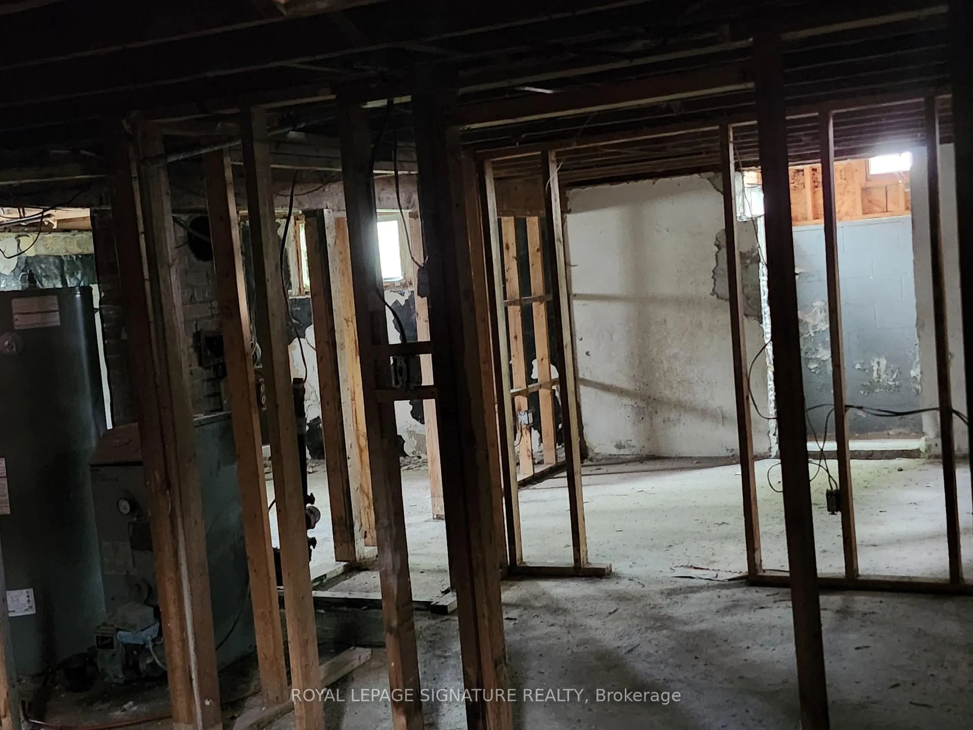 Photo 9 of 38 Tupper Street, New Tecumseth, Alliston — HOMEH
