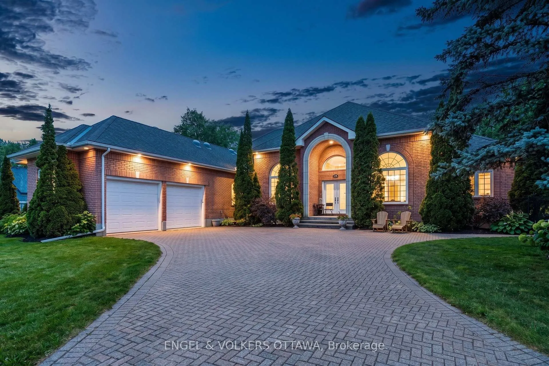 Front of 5 Countryside Green