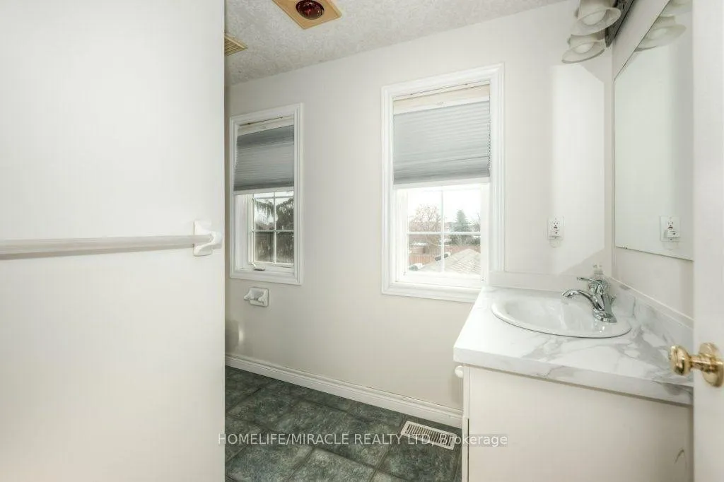 Photo 9 of 84 Crawford Crescent, Cambridge — HOMEH
