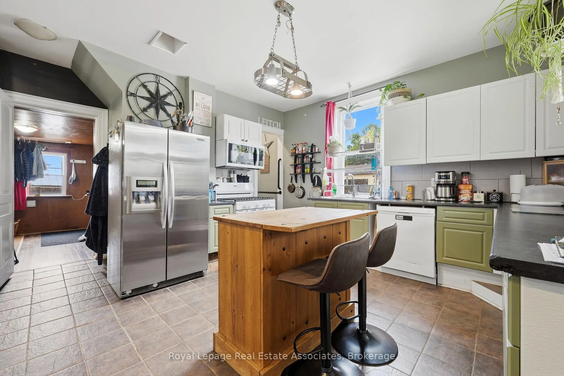 Photo 7 of 557 Main Street E, Southgate — HOMEH