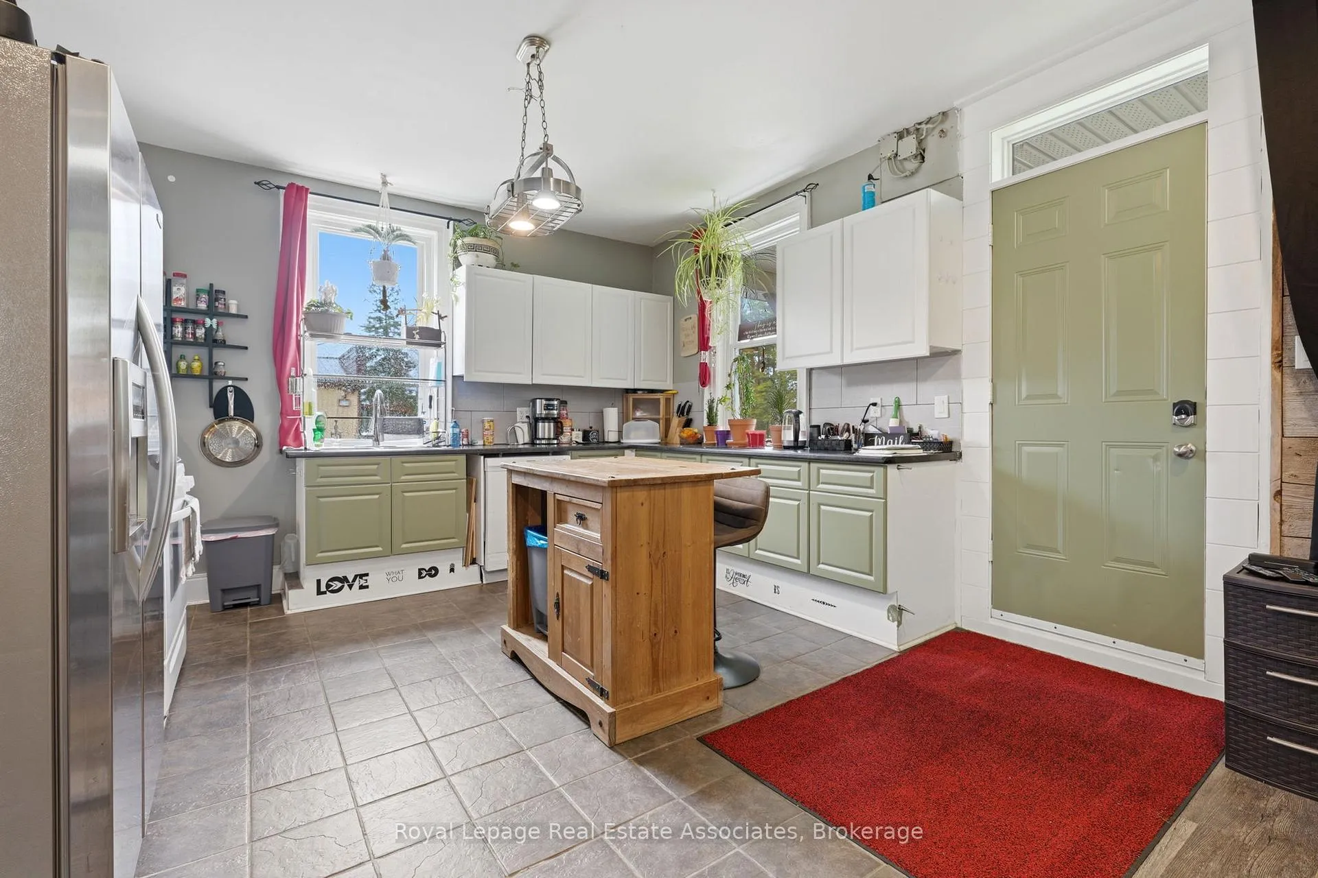 Photo 8 of 557 Main Street E, Southgate — HOMEH
