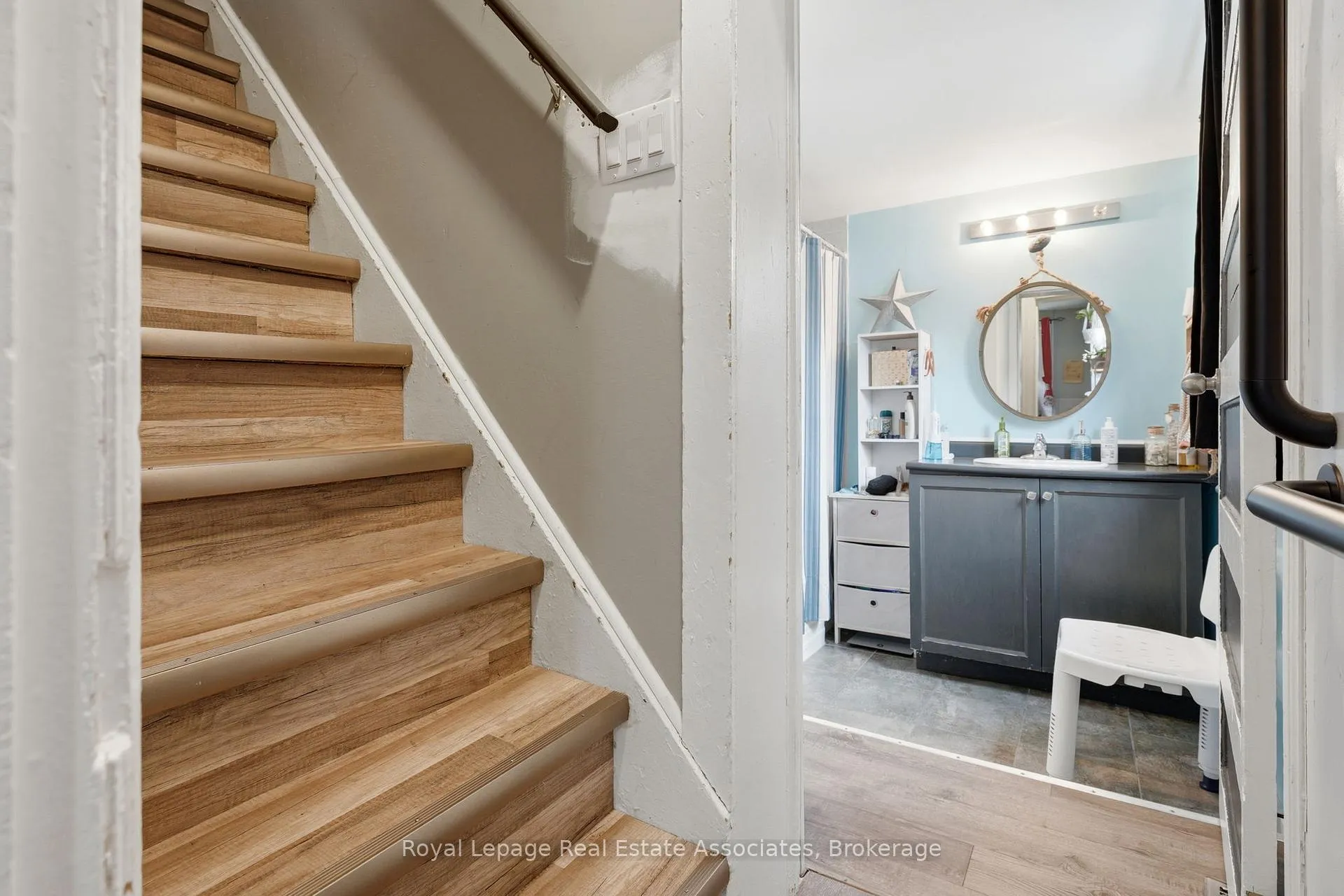 Photo 19 of 557 Main Street E, Southgate — HOMEH