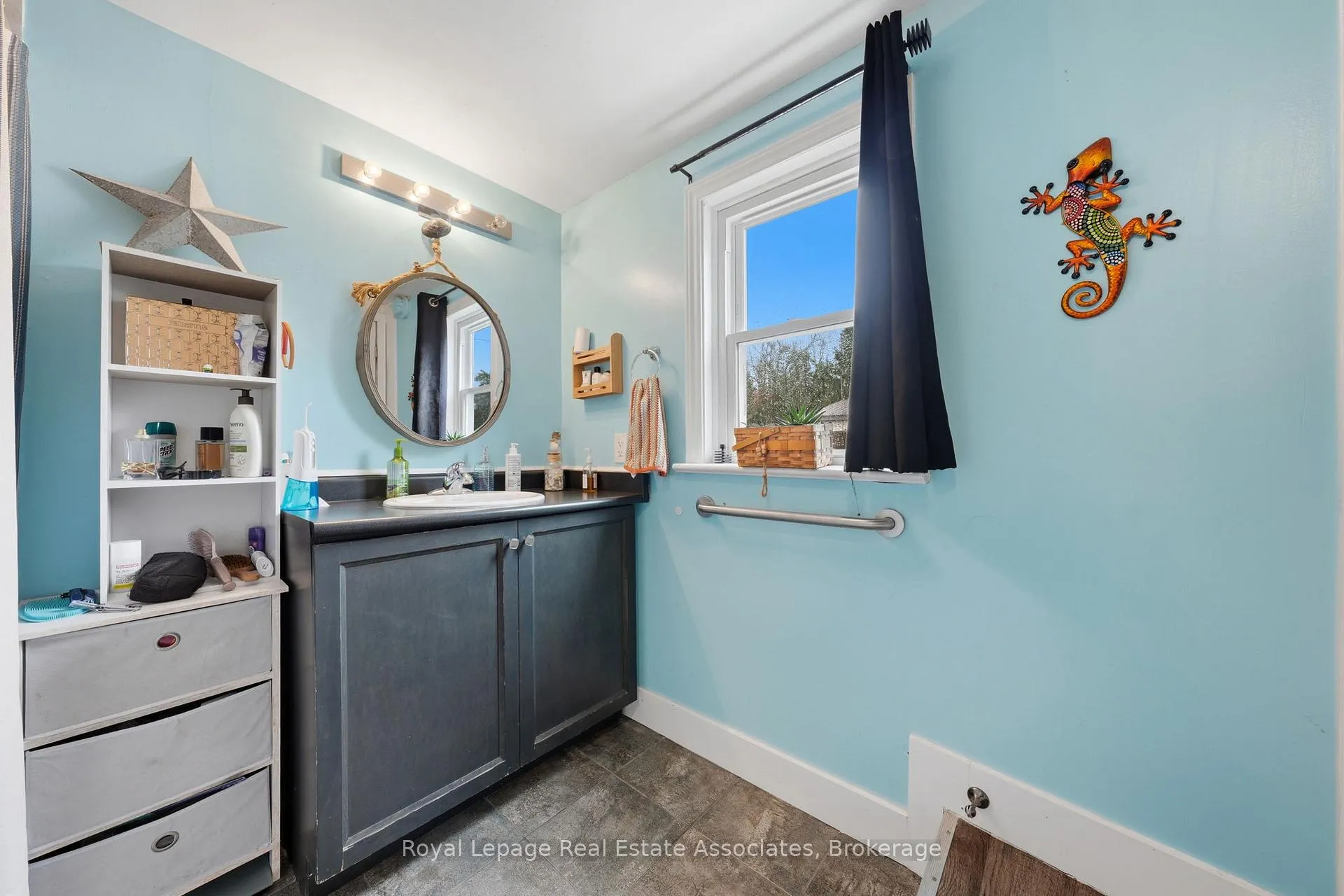 Photo 21 of 557 Main Street E, Southgate — HOMEH