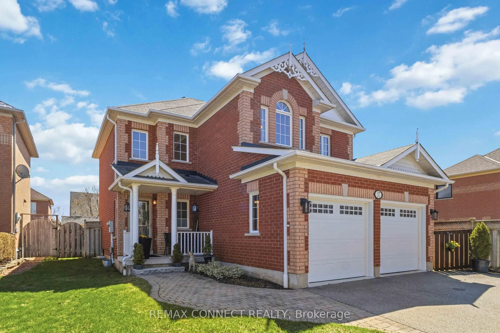Photo 3 of 37 Duggan Avenue, Whitby, Brooklin — HOMEH