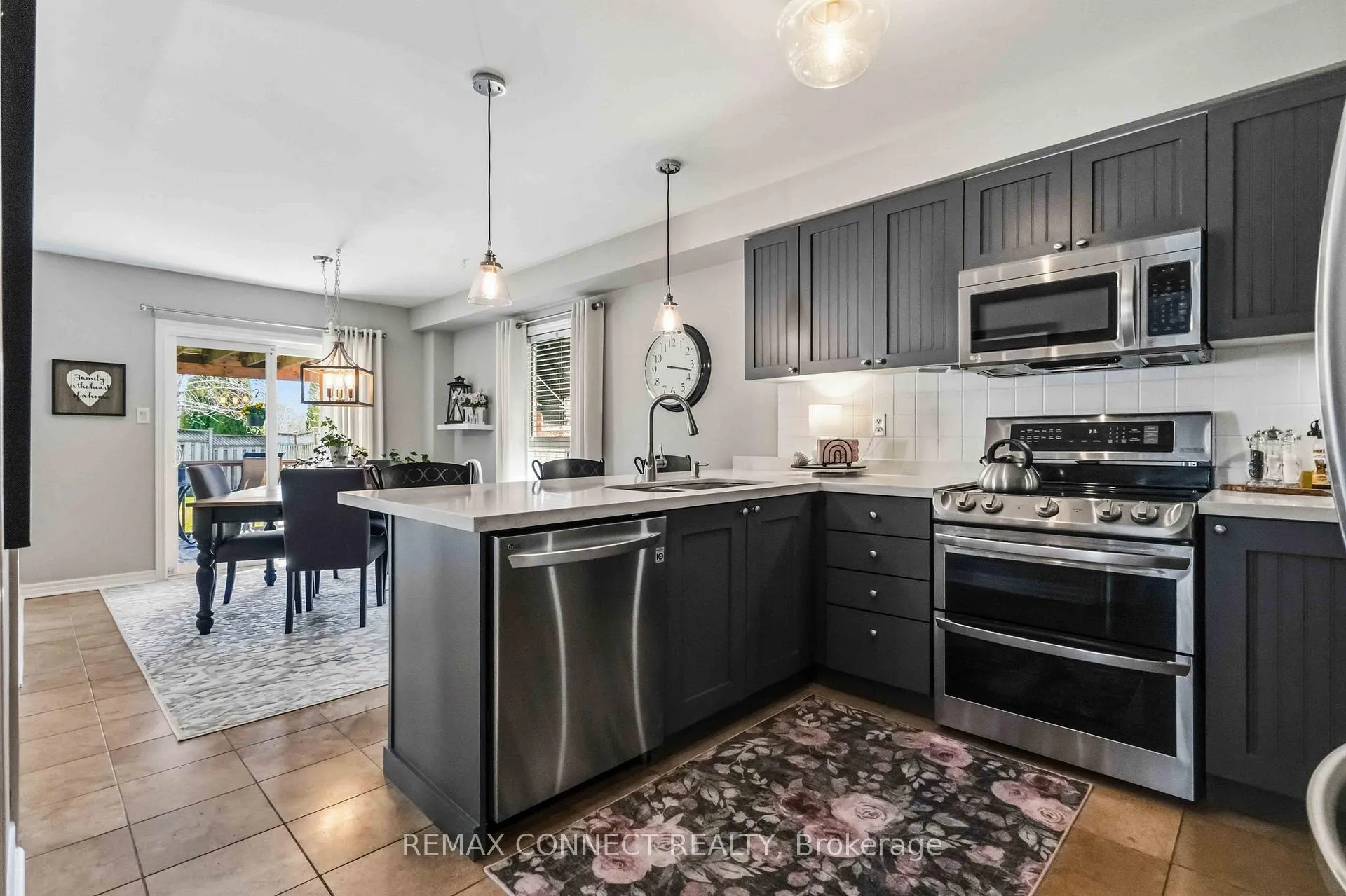 Photo 11 of 37 Duggan Avenue, Whitby, Brooklin — HOMEH