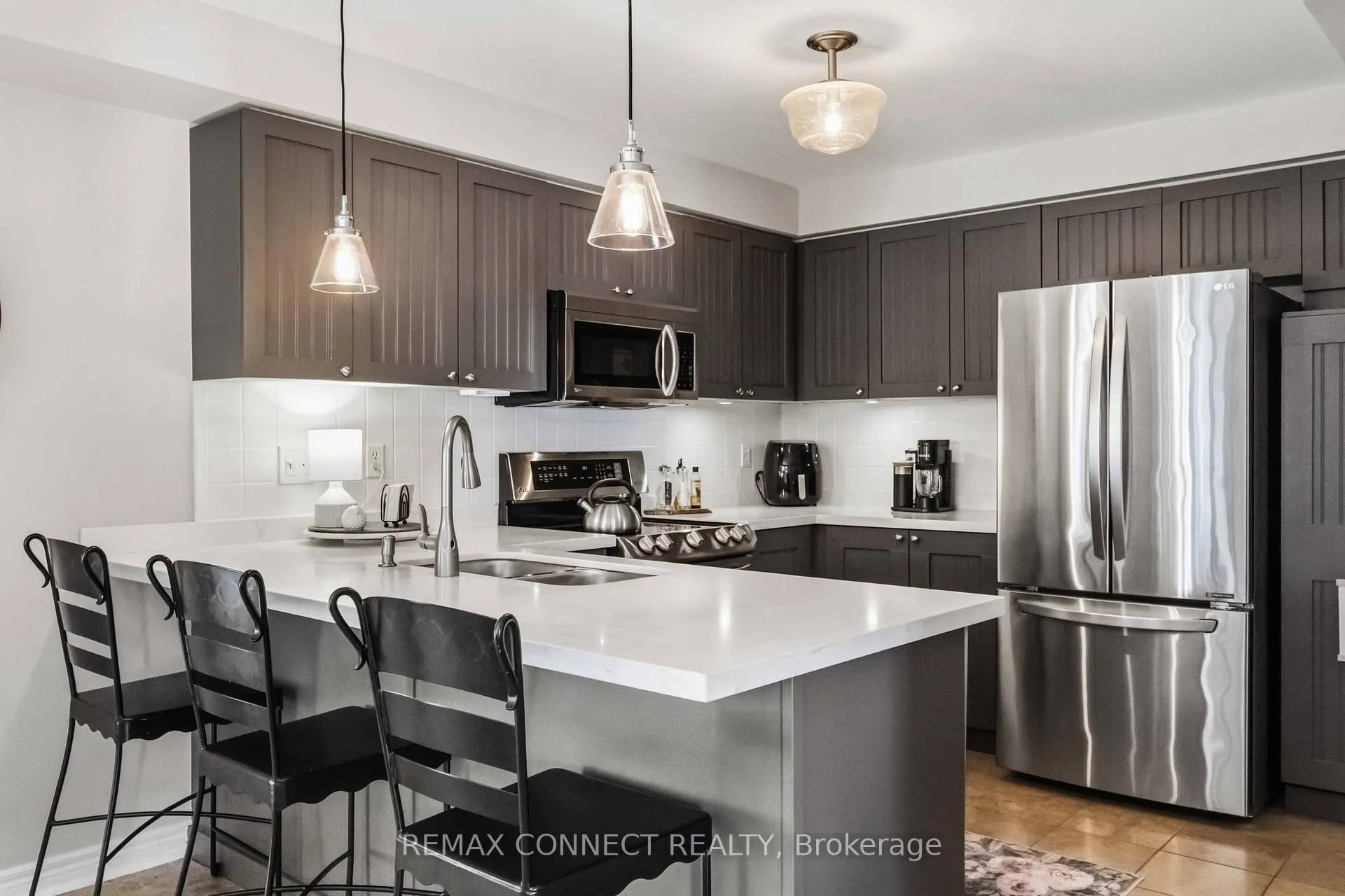 Photo 13 of 37 Duggan Avenue, Whitby, Brooklin — HOMEH