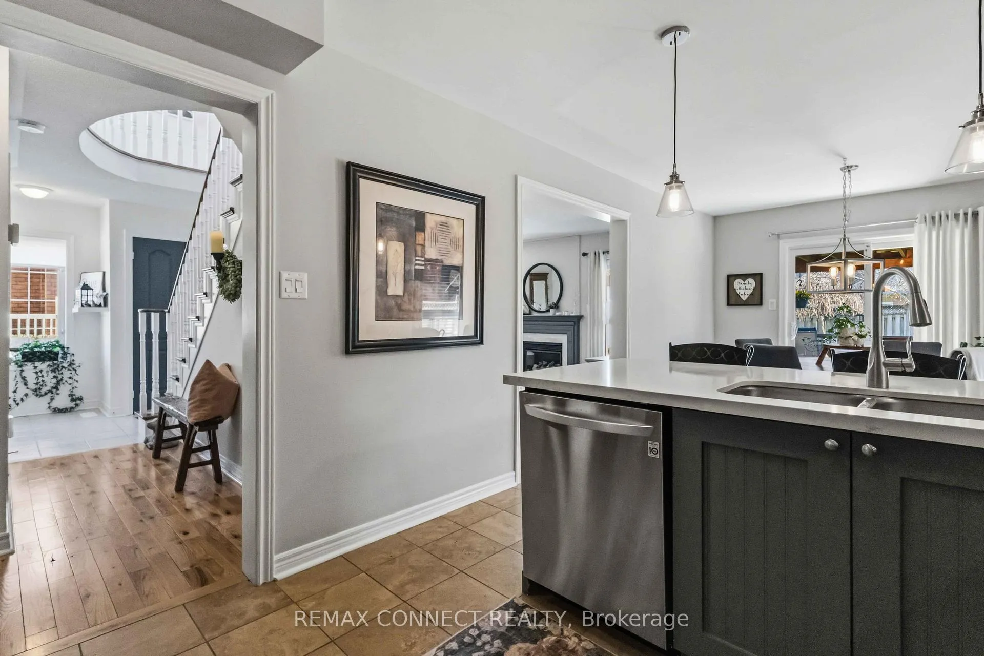 Photo 17 of 37 Duggan Avenue, Whitby, Brooklin — HOMEH