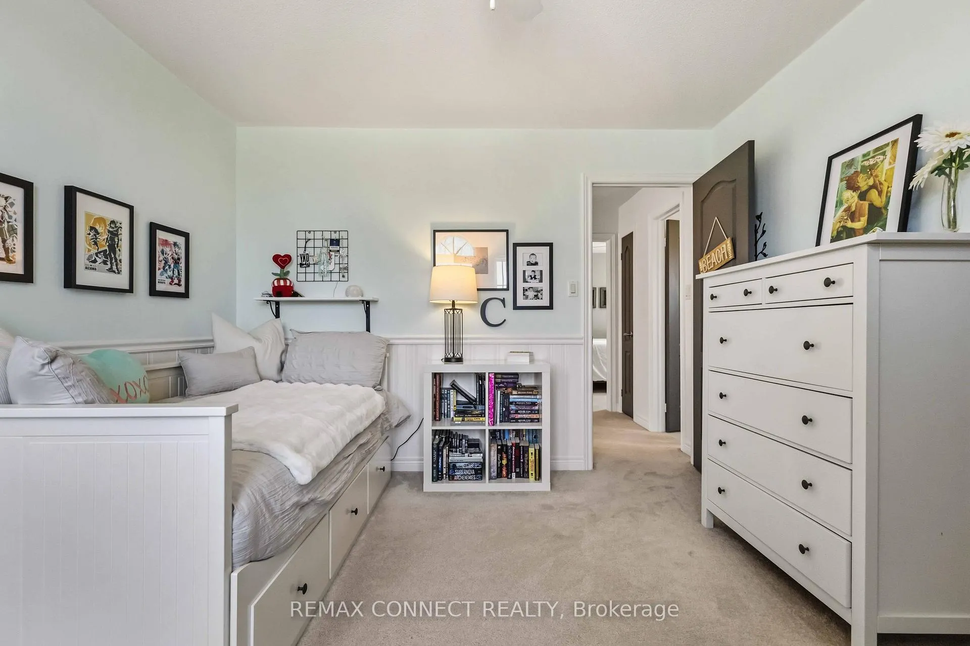 Photo 24 of 37 Duggan Avenue, Whitby, Brooklin — HOMEH