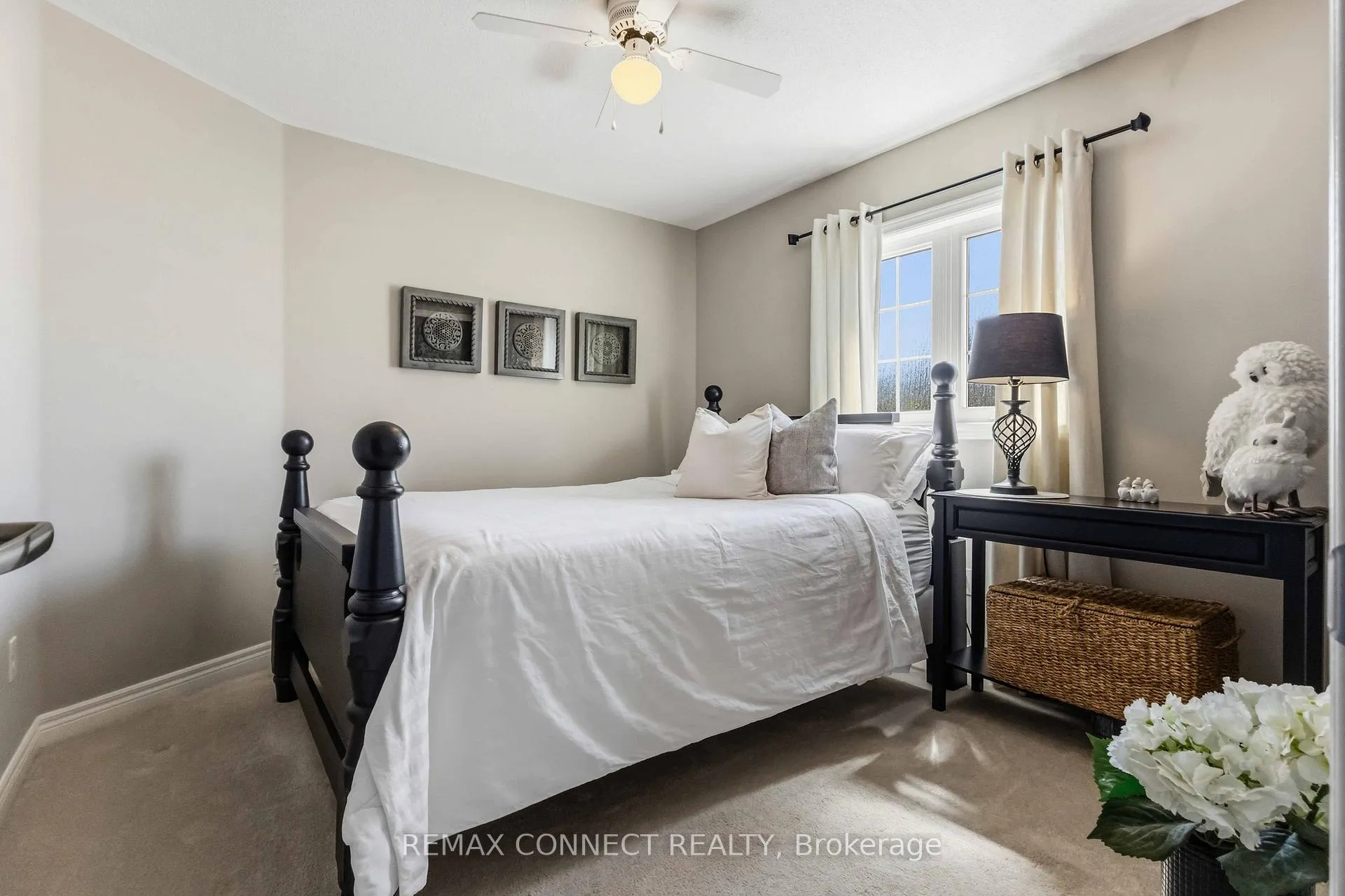 Photo 25 of 37 Duggan Avenue, Whitby, Brooklin — HOMEH