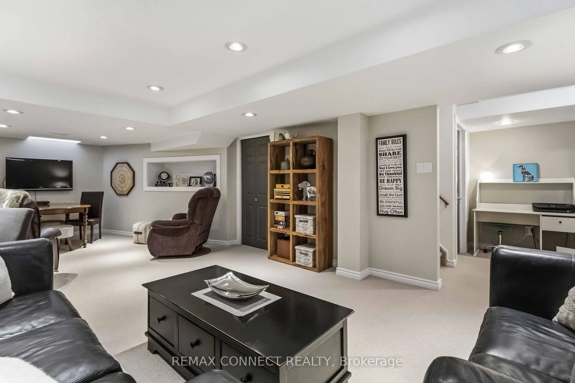 Photo 29 of 37 Duggan Avenue, Whitby, Brooklin — HOMEH