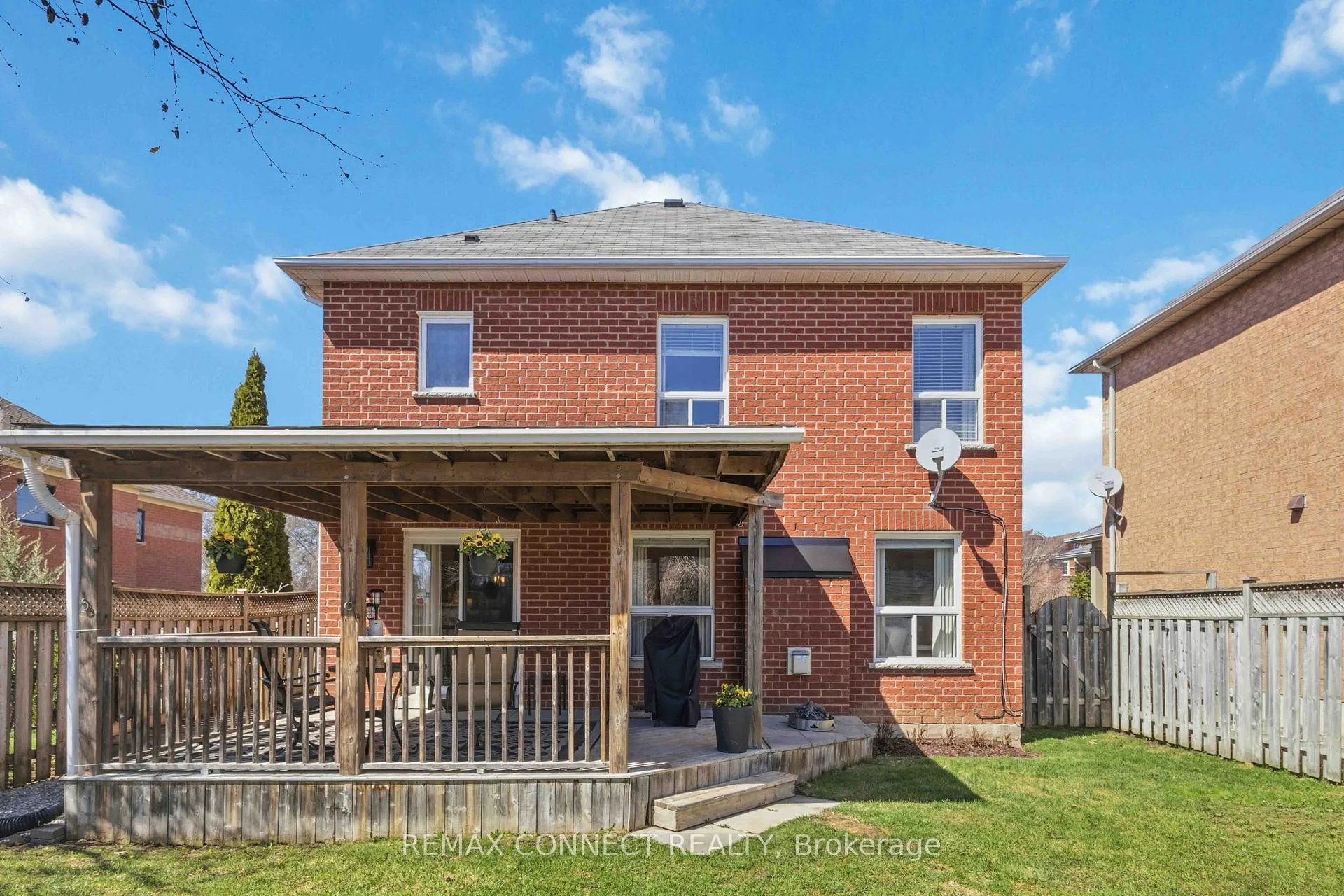 Photo 32 of 37 Duggan Avenue, Whitby, Brooklin — HOMEH
