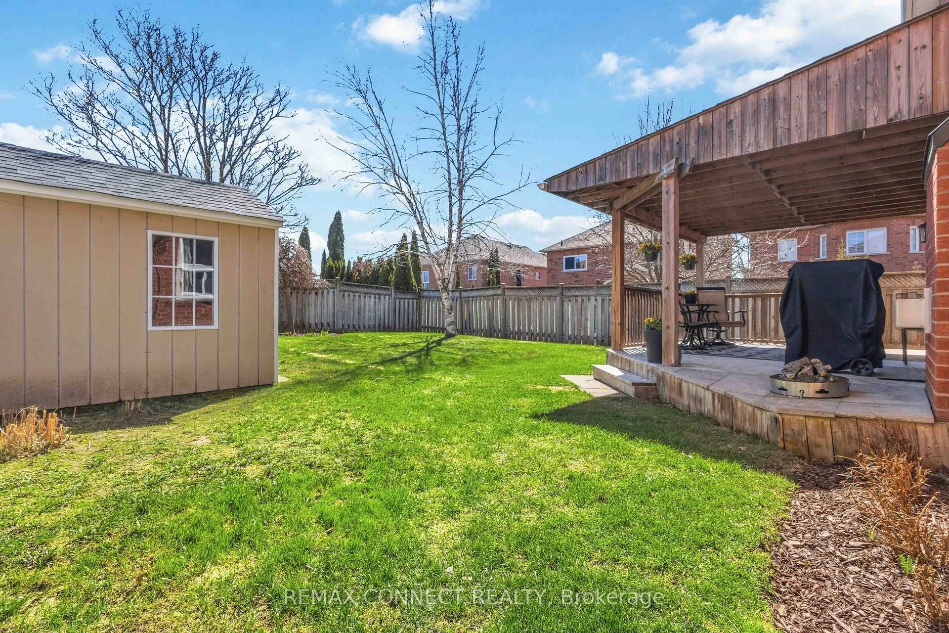 Photo 33 of 37 Duggan Avenue, Whitby, Brooklin — HOMEH