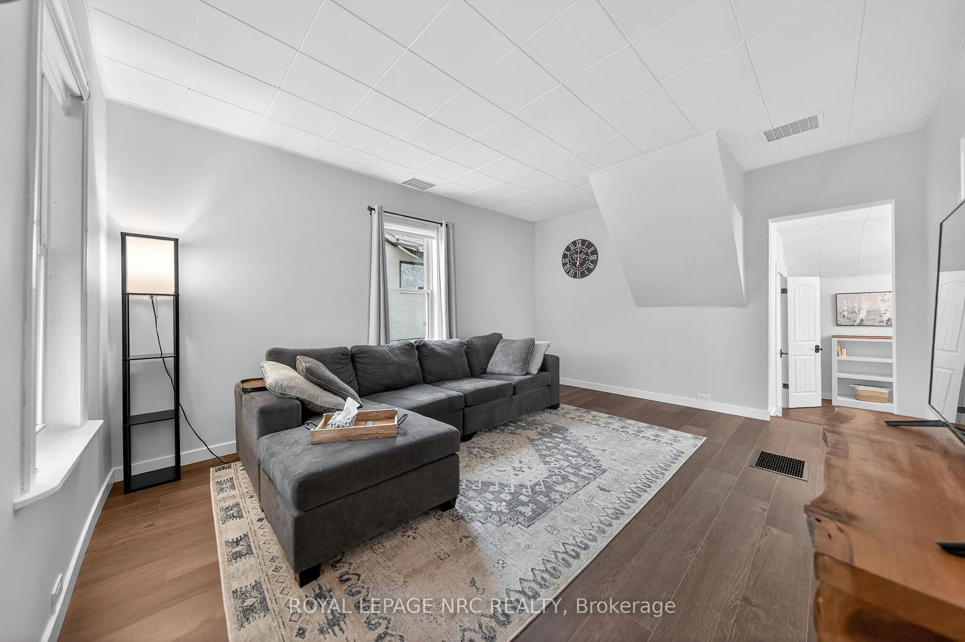 Photo 5 of 62 Louisa Street, St. Catharines, Downtown — HOMEH