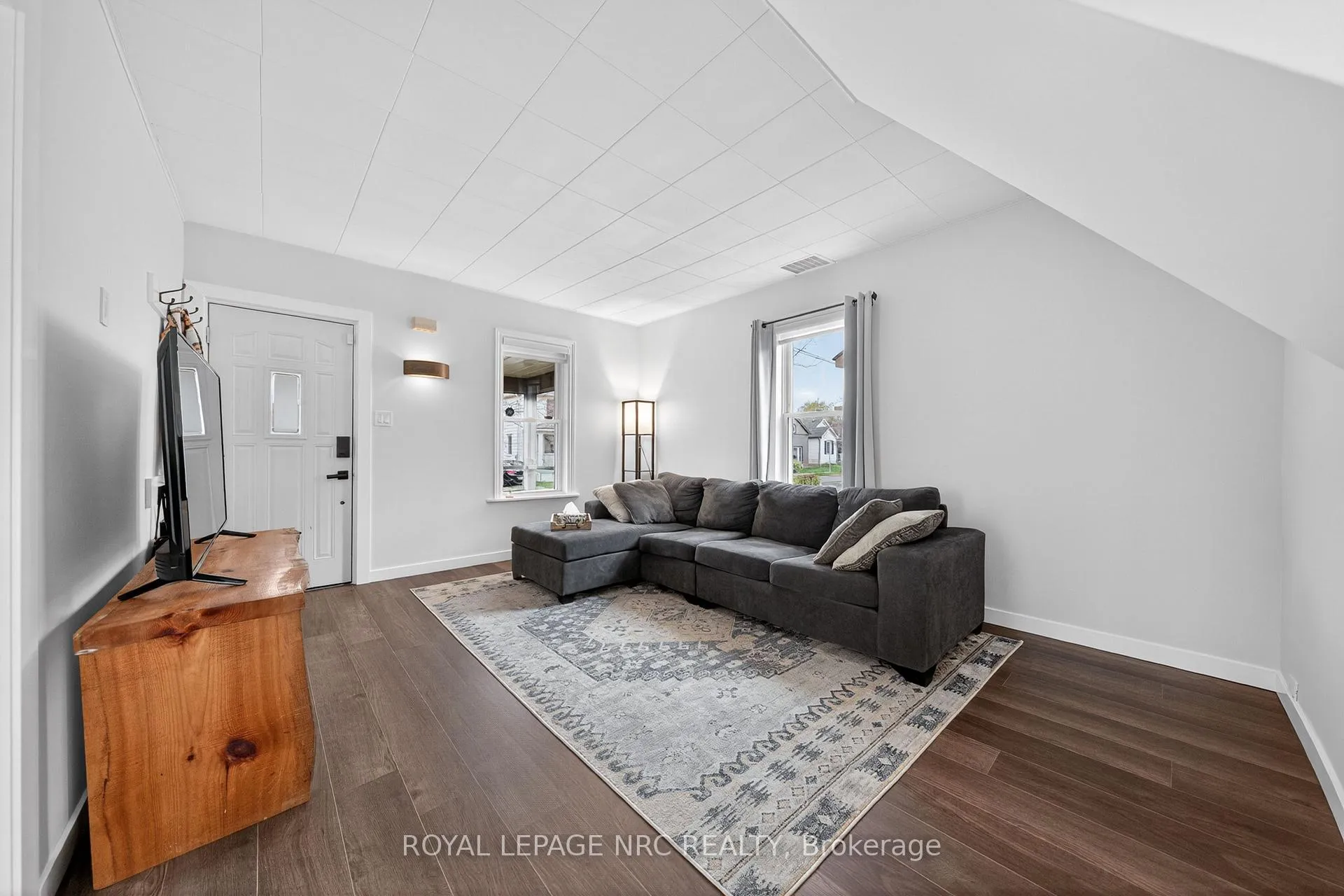 Photo 6 of 62 Louisa Street, St. Catharines, Downtown — HOMEH