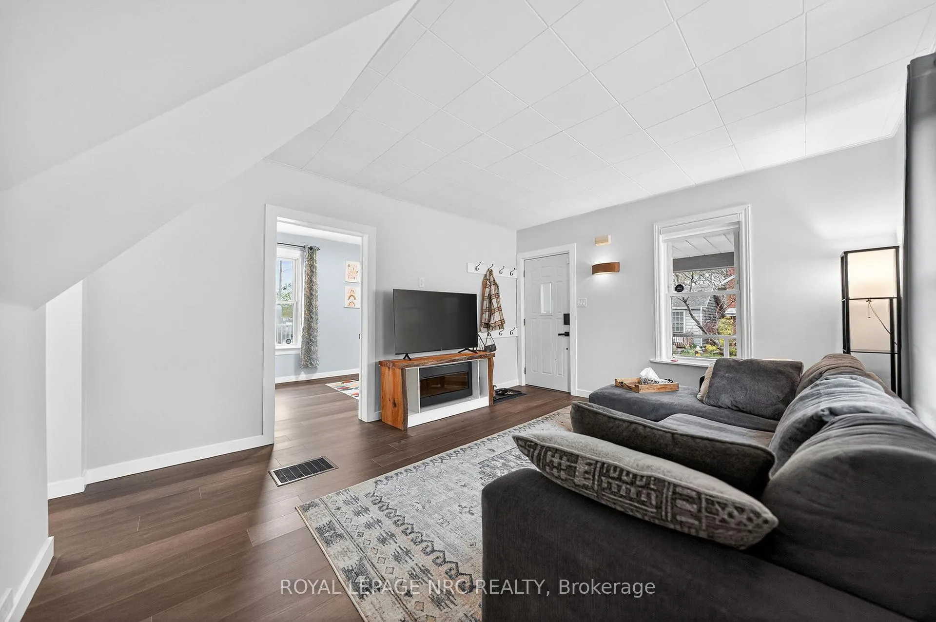 Photo 7 of 62 Louisa Street, St. Catharines, Downtown — HOMEH